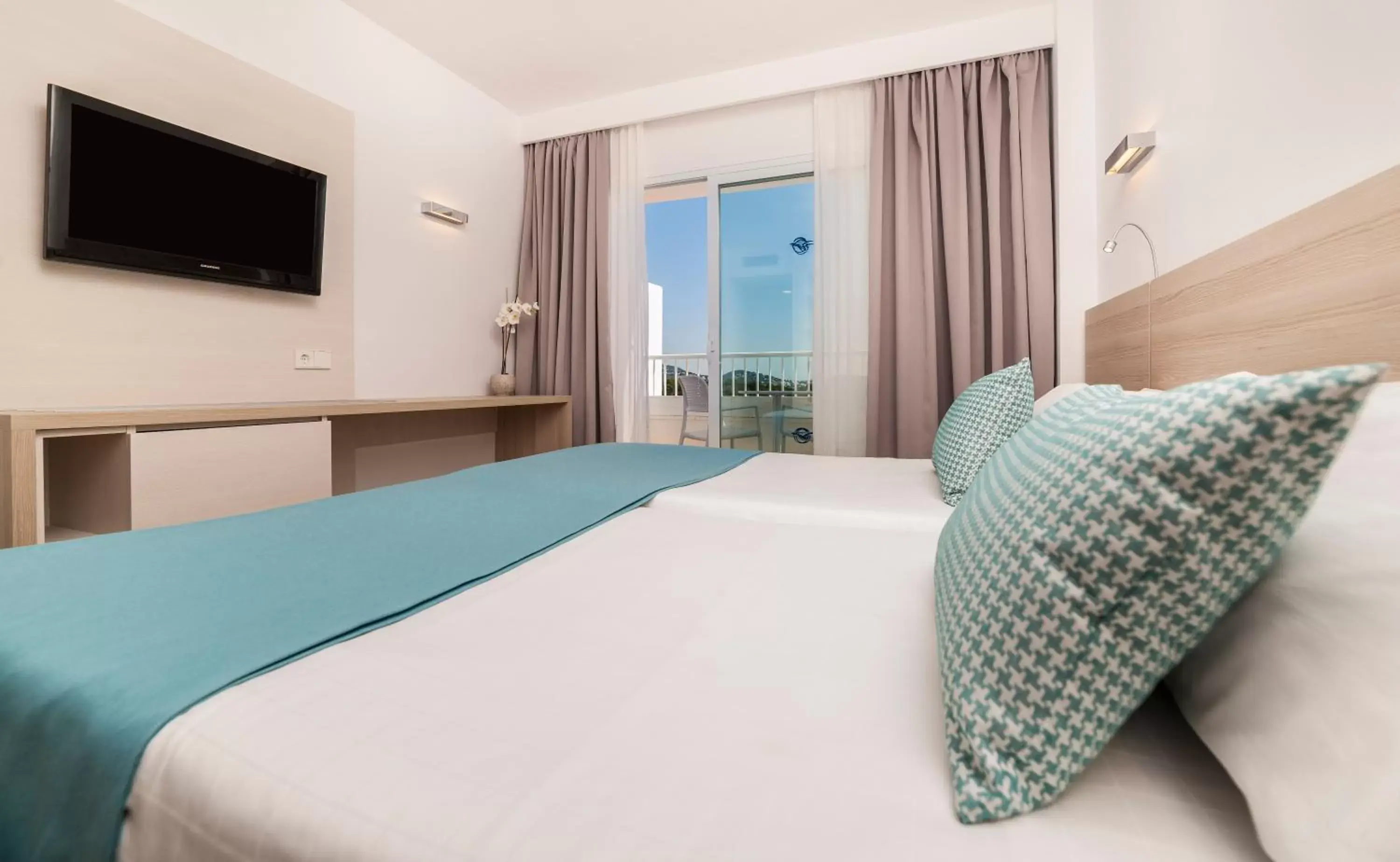 Bedroom, Bed in Globales Mimosa Bedroom, Bed in Globales Mimosa