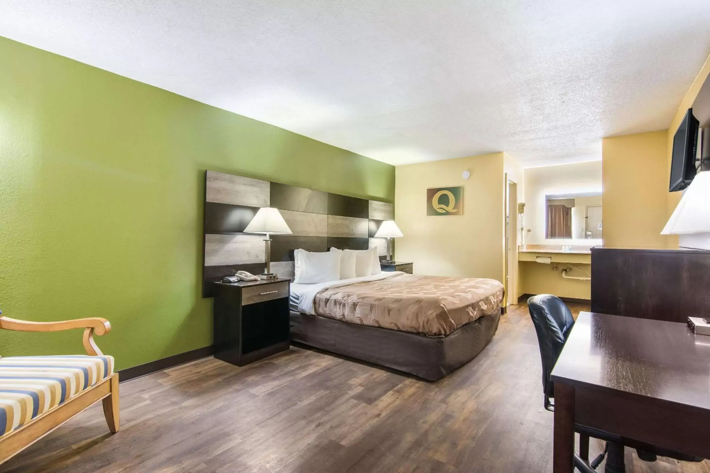 Standard King Room - Non-Smoking in Quality Inn - Kings Mountain Standard King Room - Non-Smoking in Quality Inn - Kings Mountain