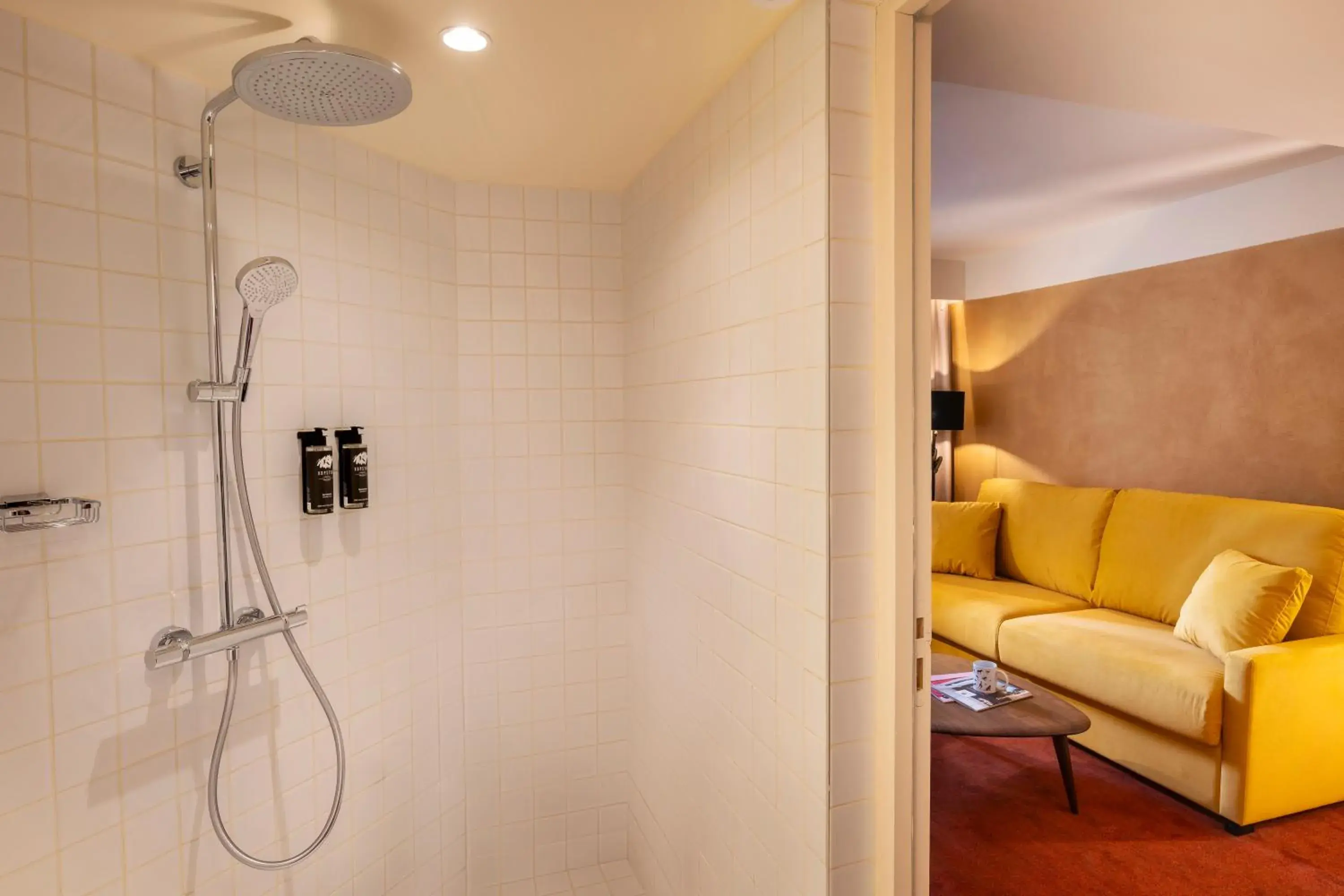 Shower, Bathroom in Median Paris Porte de Versailles