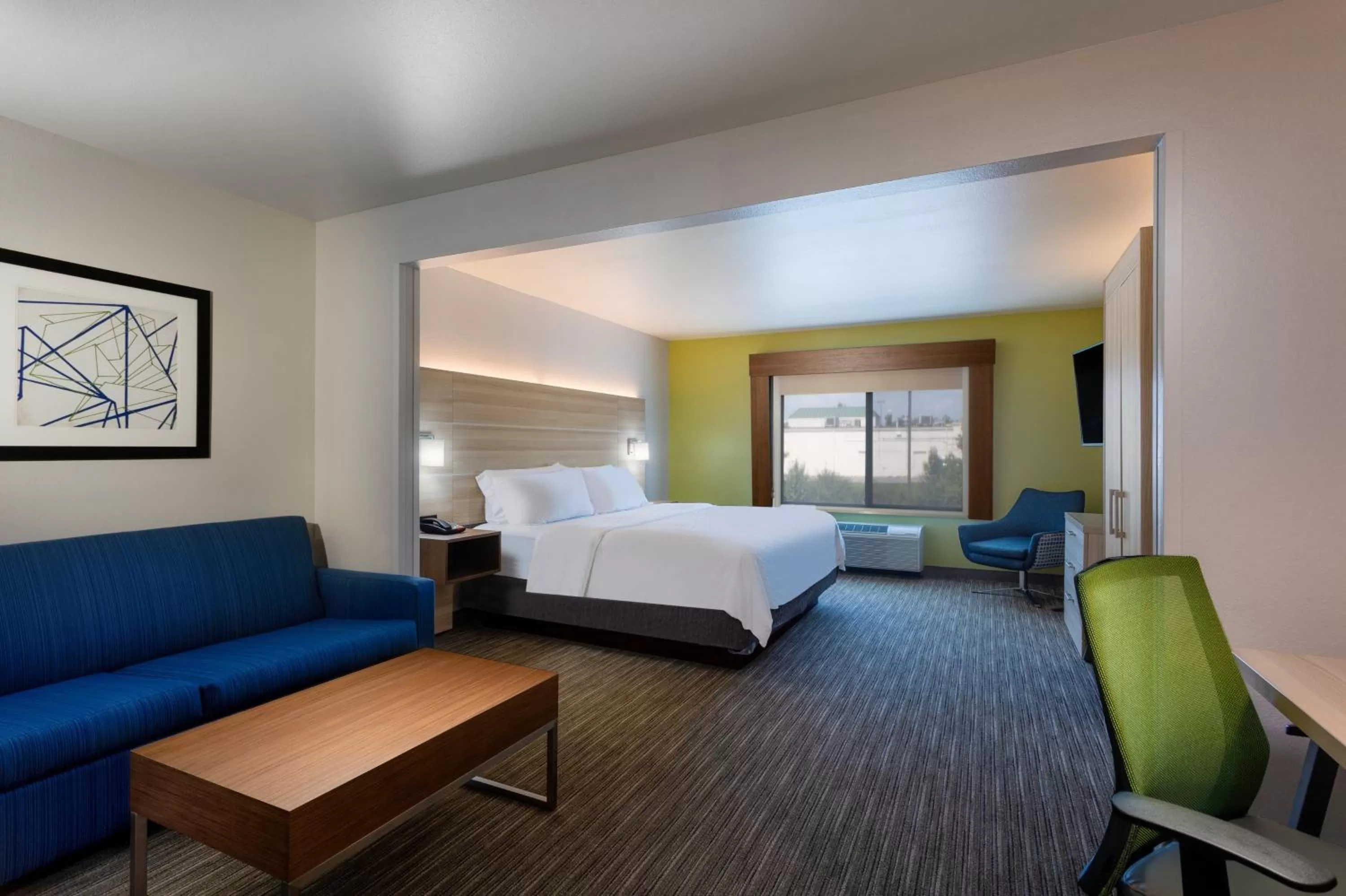 Bedroom, Bed in Holiday Inn Express Hotel & Suites Lewisburg by IHG