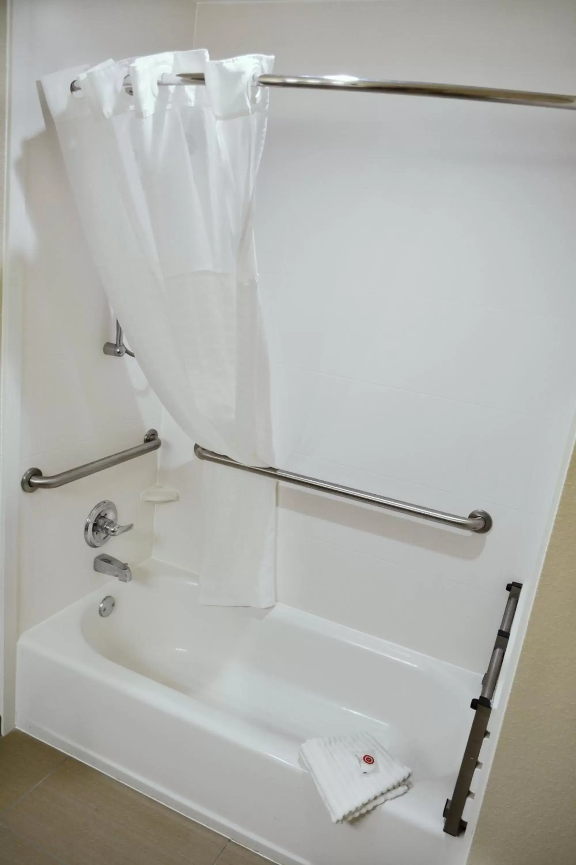 Bath, Bathroom in Comfort Inn & Suites Covington - Mandeville