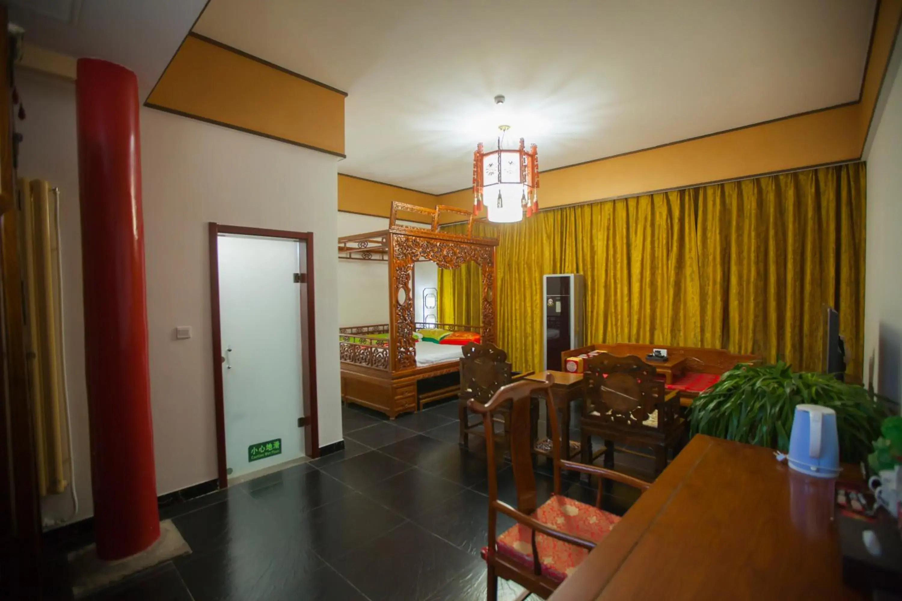 Dining Area in Beijing Jingyuan Courtyard Hotel