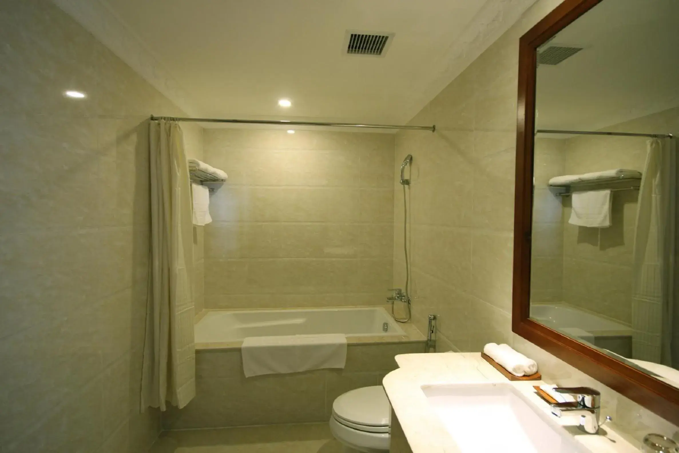 Superior Double Room with City View in Nha Trang Palace Hotel Superior Double Room with City View in Nha Trang Palace Hotel