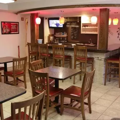Restaurant/Places to Eat in Boarders Inn and Suites by Cobblestone Hotels - Fayette