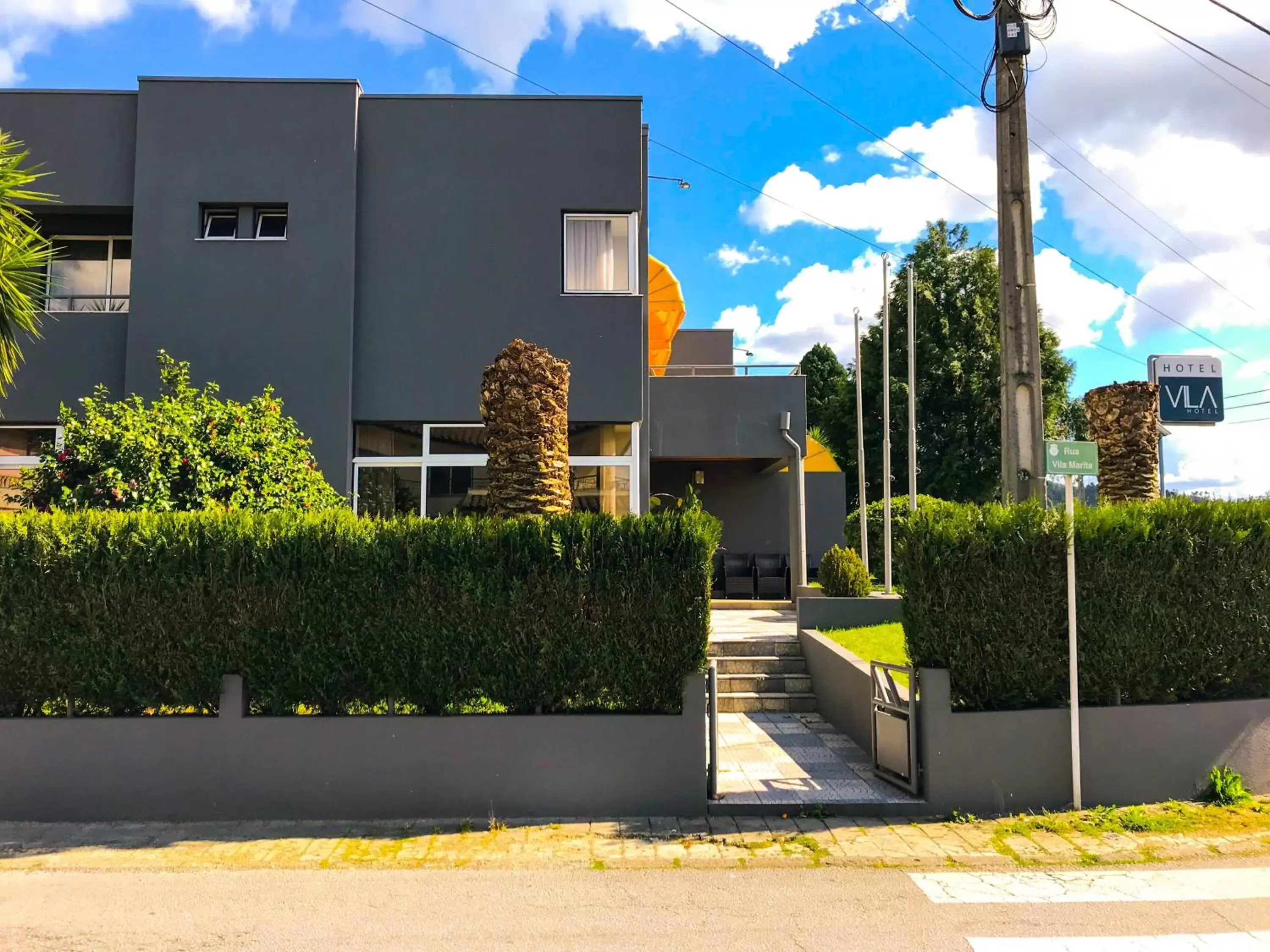 Facade/entrance, Property Building in Hotel Vila