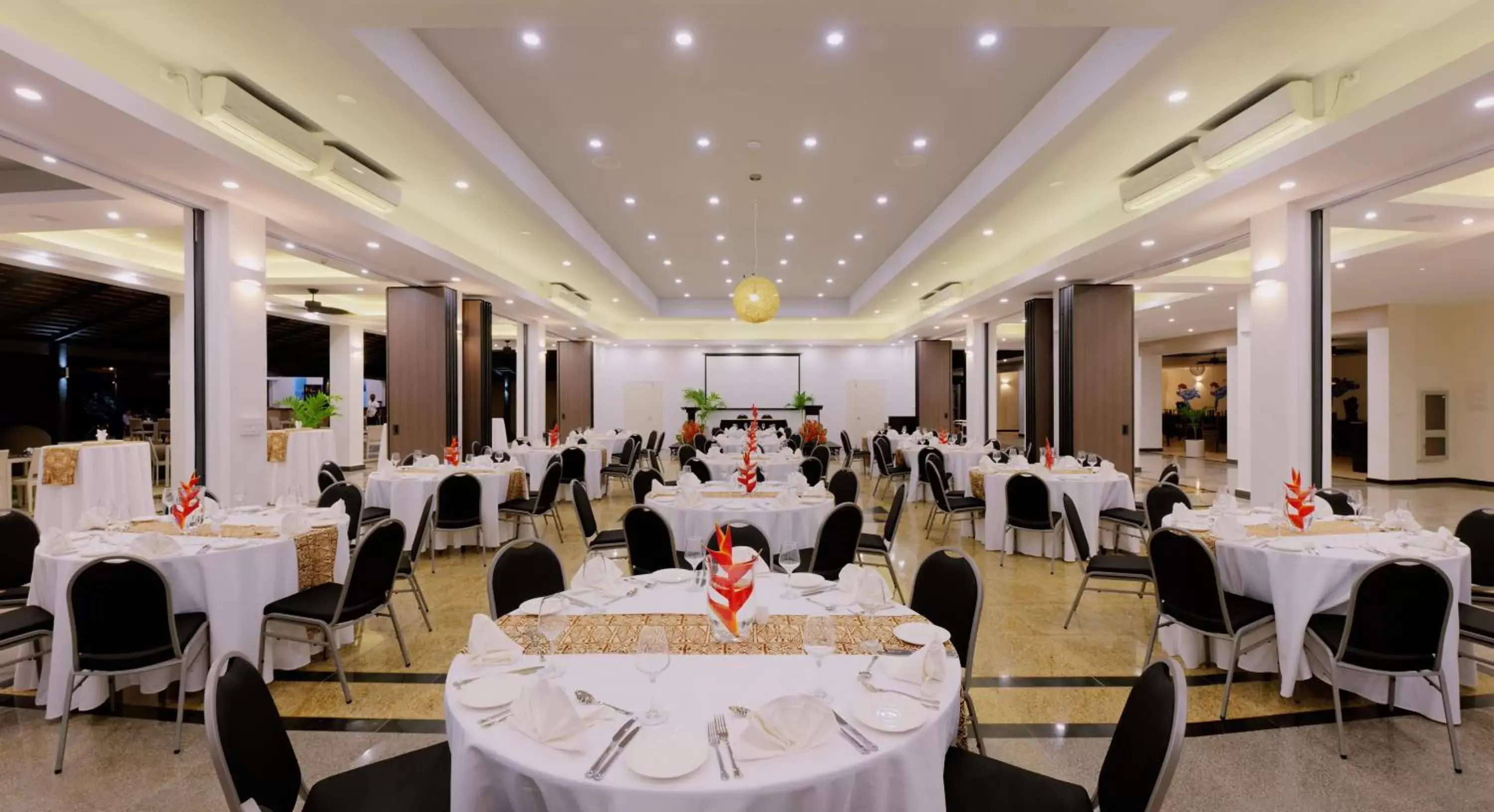 Banquet/Function facilities, Banquet Facilities in Tanoa International Dateline Hotel