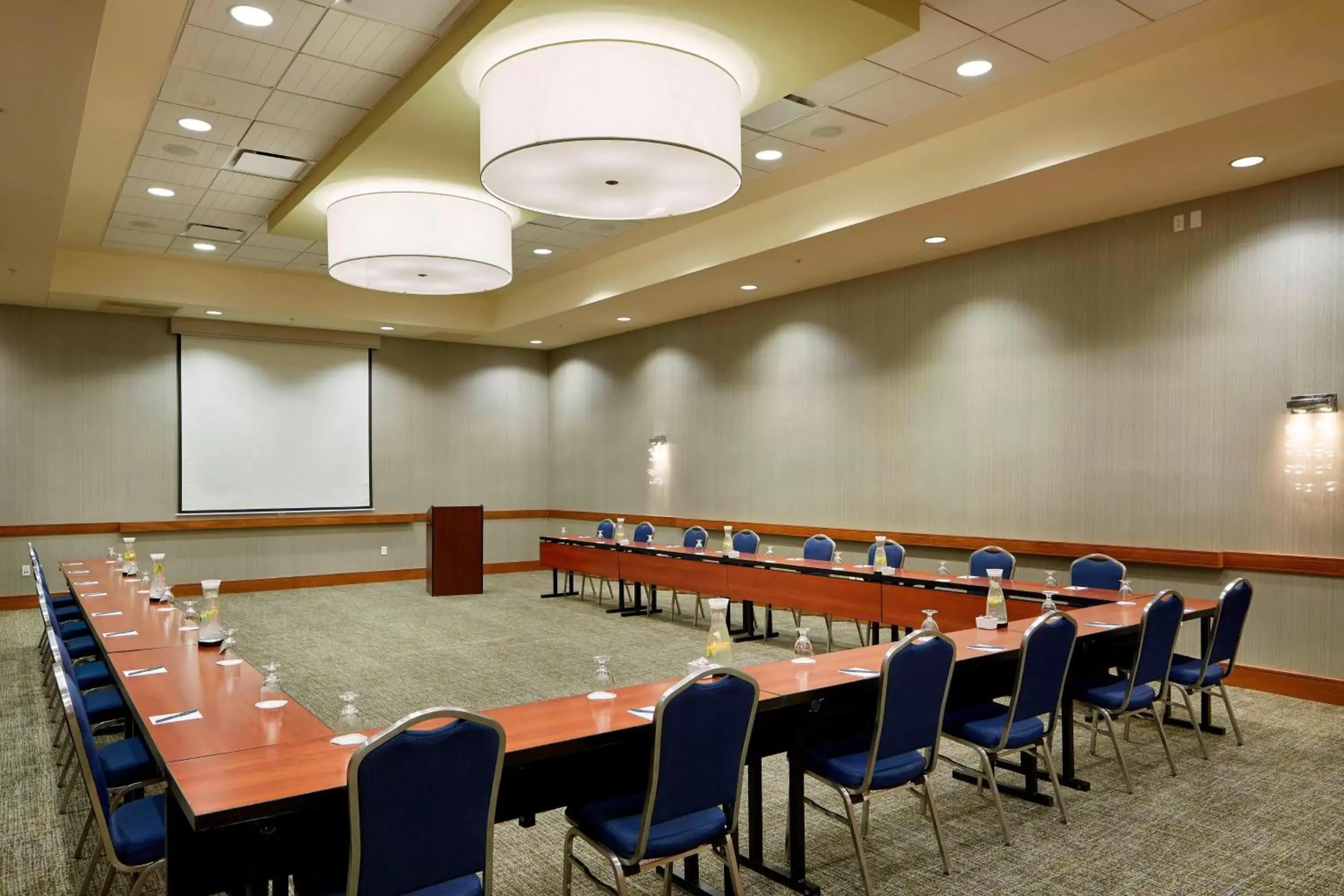 Meeting/conference room in SpringHill Suites by Marriott Las Vegas Convention Center