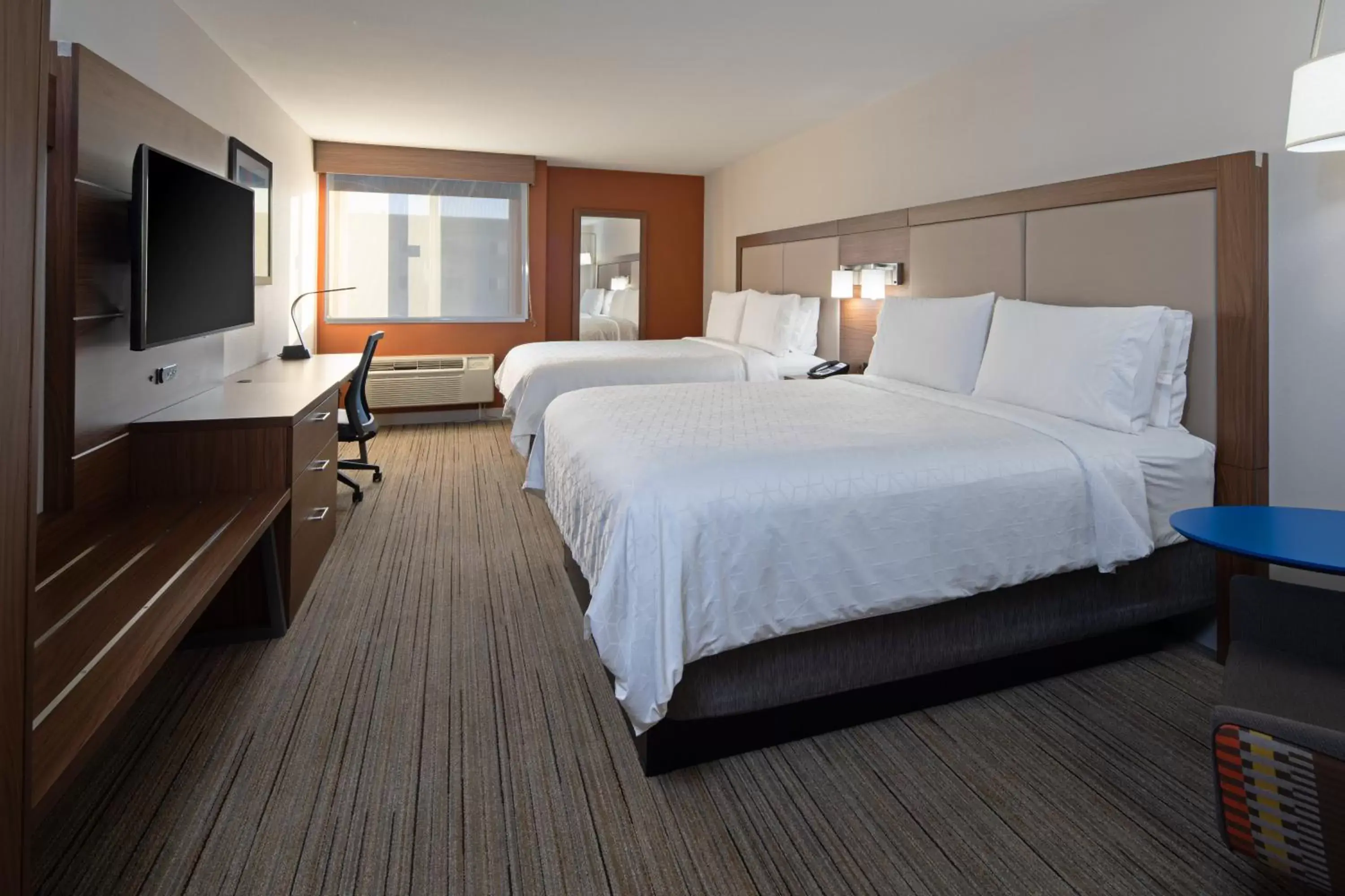 Photo of the whole room in Holiday Inn Express Seattle - Sea-Tac Airport, an IHG Hotel