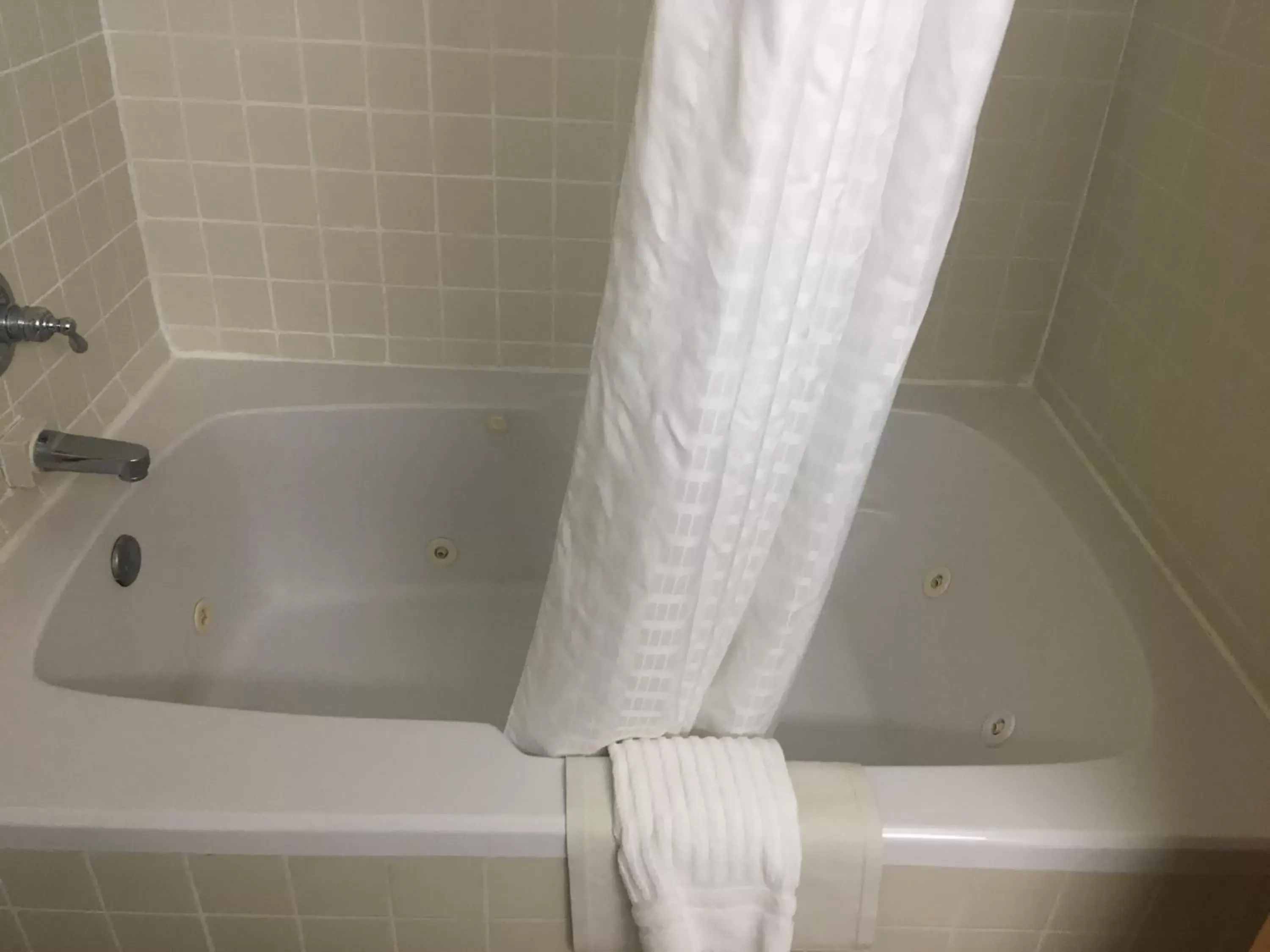 Deluxe Queen Room with Two Queen Beds in Quality Inn Nashville - Bloomington Deluxe Queen Room with Two Queen Beds in Quality Inn Nashville - Bloomington