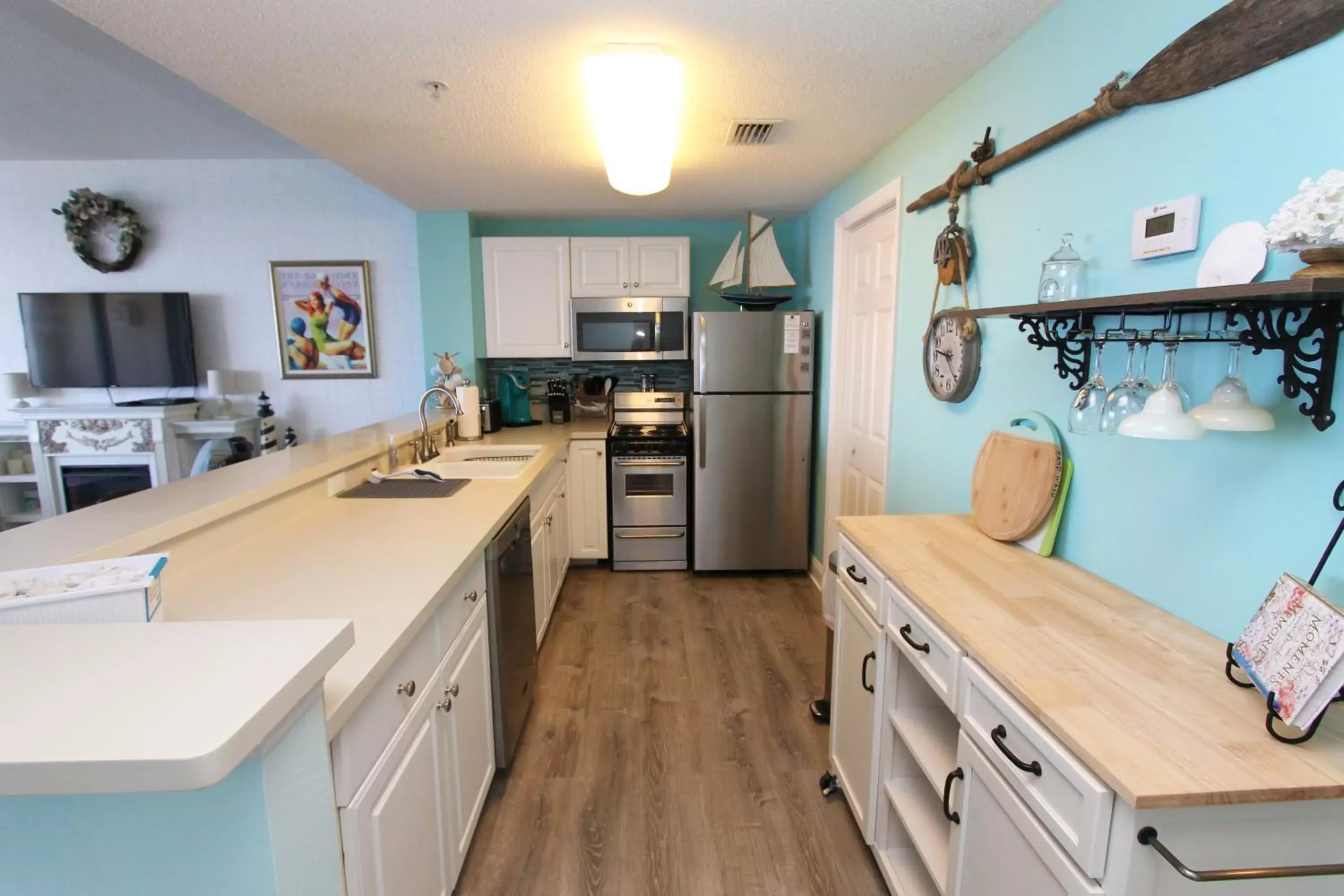 Kitchen or kitchenette, Kitchen/Kitchenette in Majestic Beach Resort, Panama City Beach, Fl