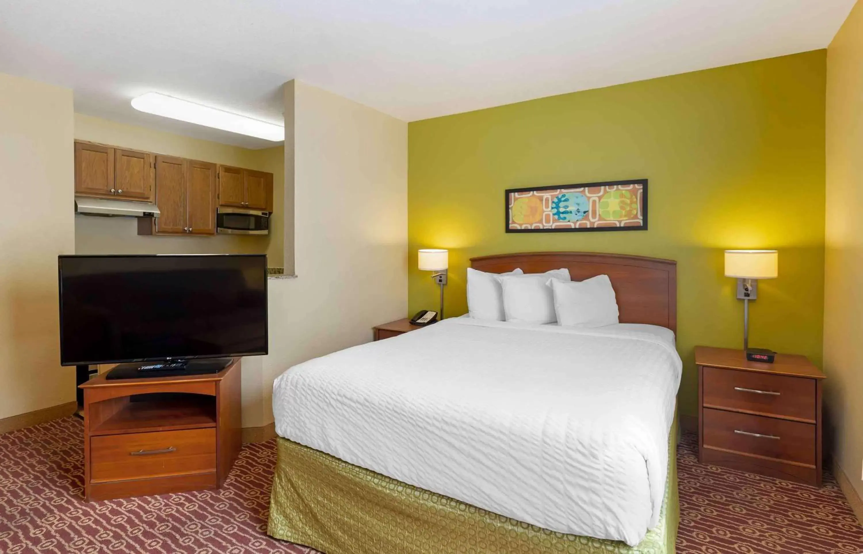 Bedroom, Bed in Extended Stay America Suites - Richmond - Glen Allen - Short Pump