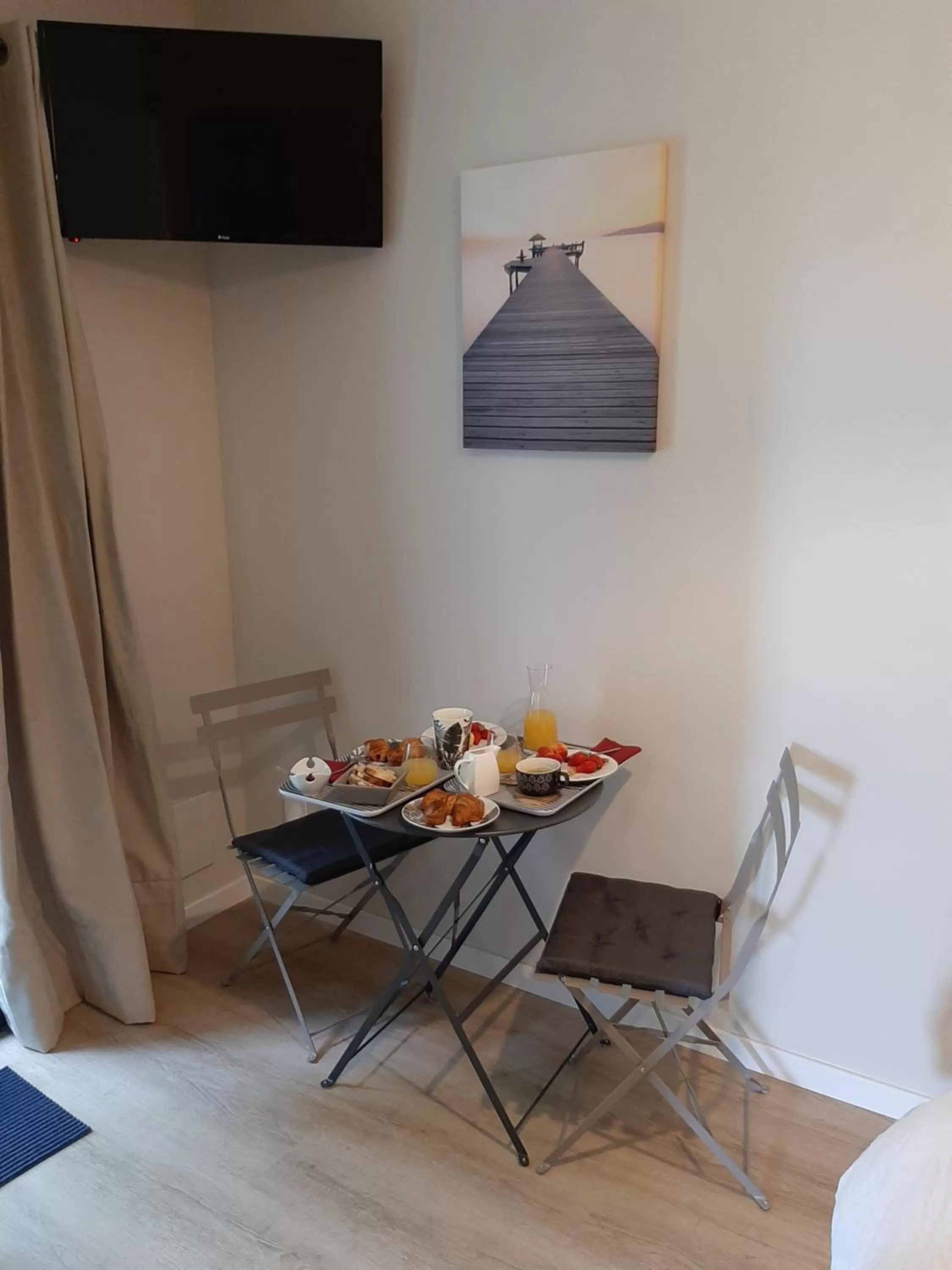 Breakfast in La Villa Claudia Jardin et Spa