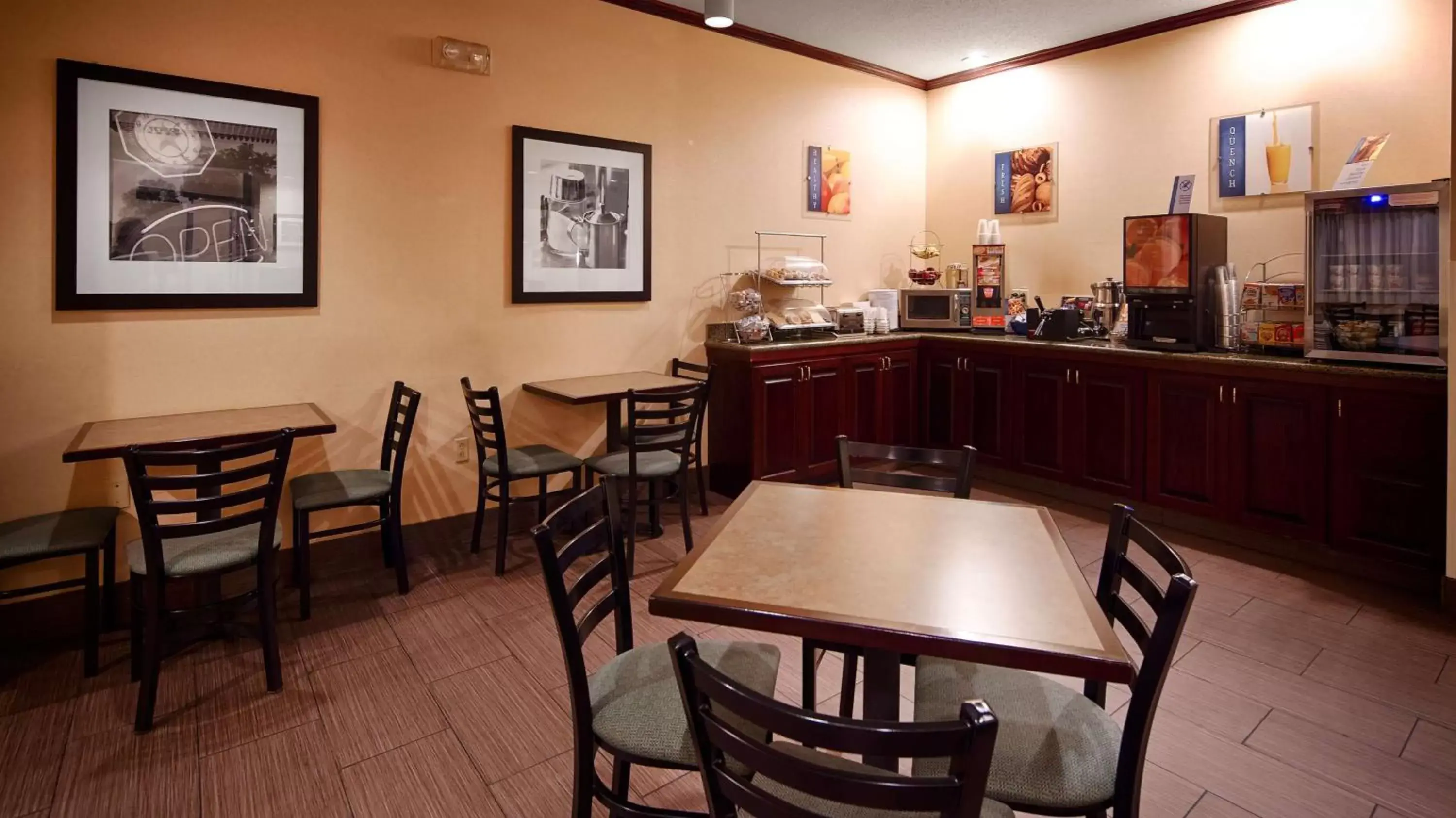 Dining area, Restaurant/Places to Eat in Best Western PLUS Executive Inn