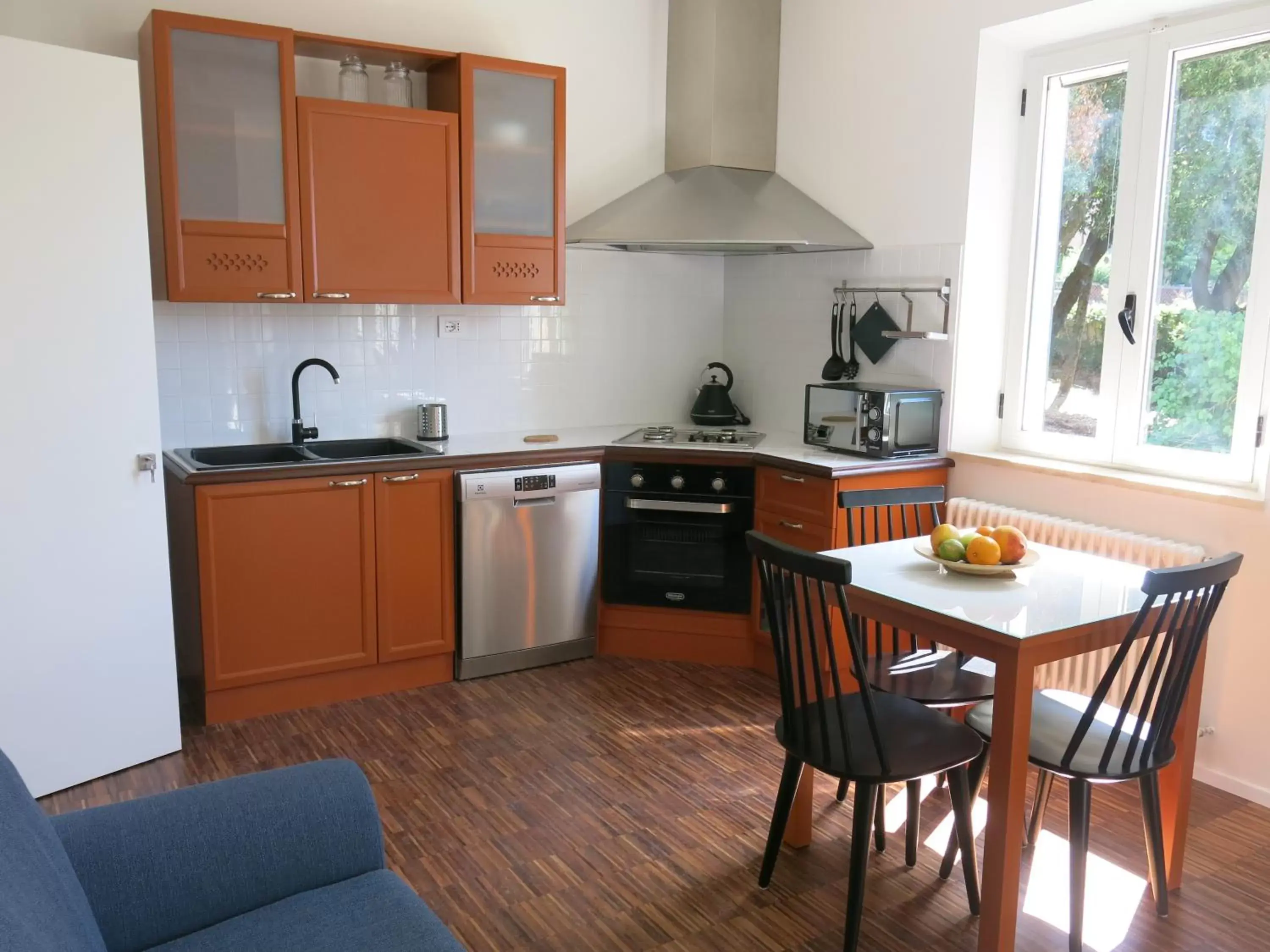 Dining area, Kitchen/Kitchenette in La Coroncina Lodging