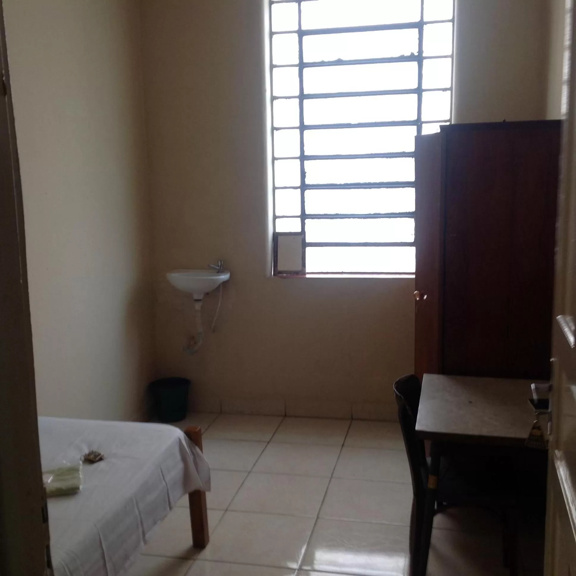 Photo of the whole room, Bed in Hotel Chaves - Quartos Individuais