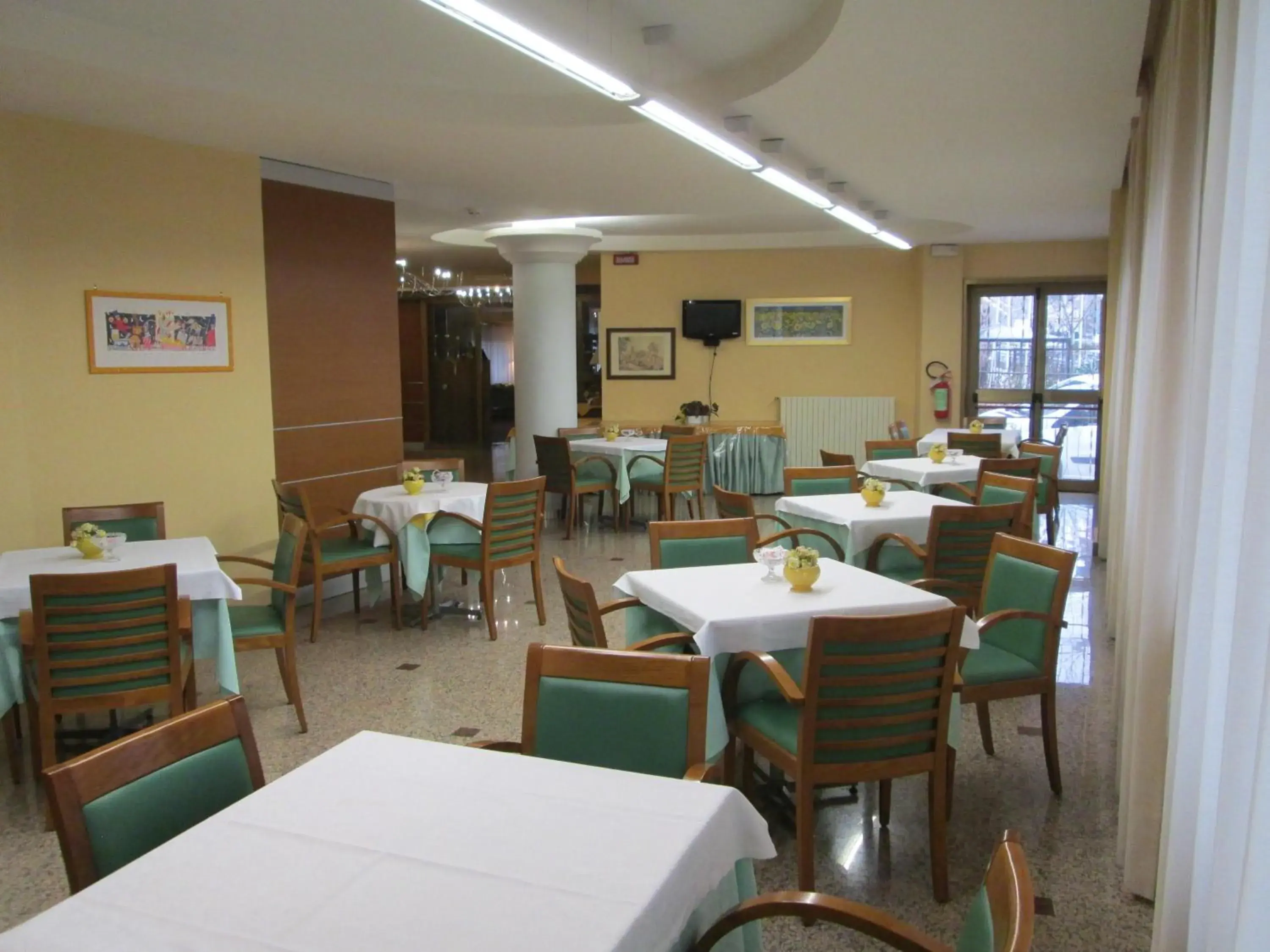 Restaurant/Places to Eat in Hotel Due Pini
