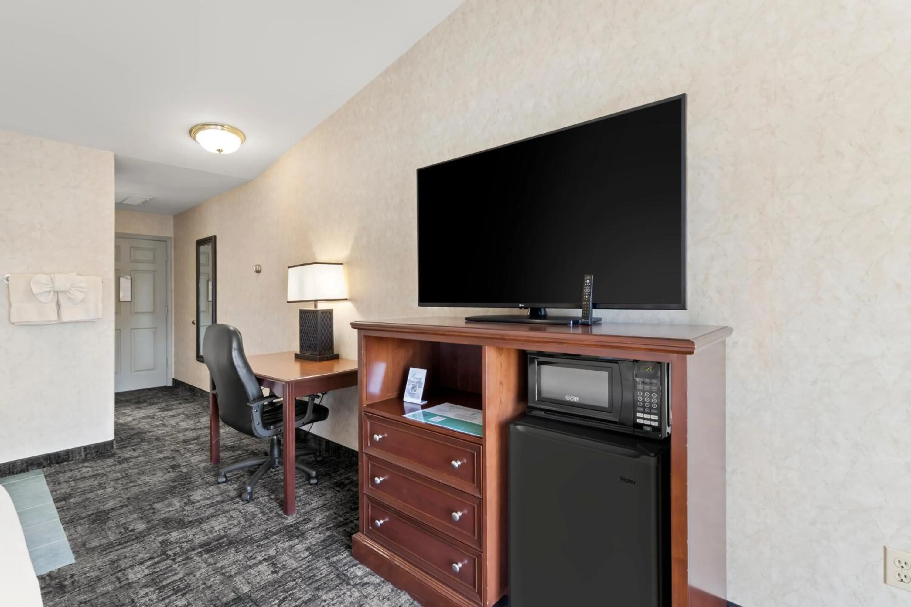 TV and multimedia in Beach House Inn