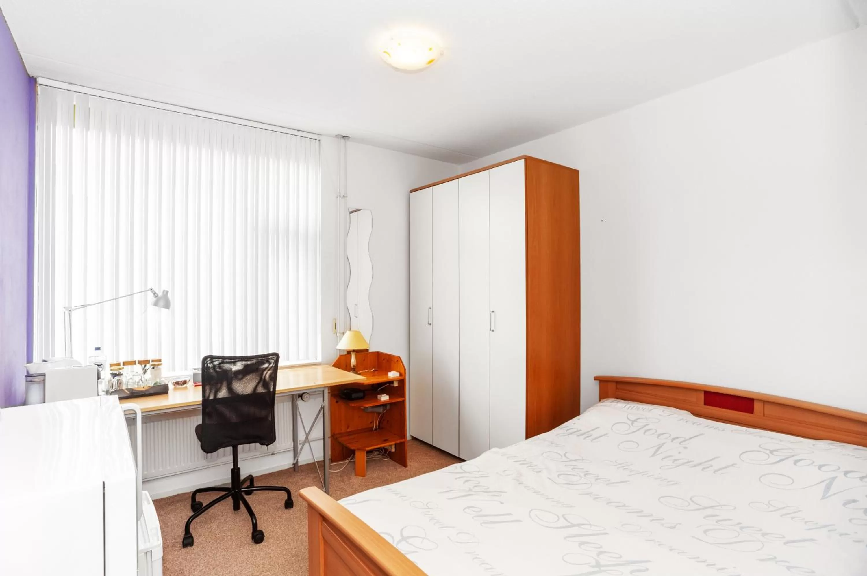 Bed in Wim's Place Schiphol Amsterdam Airport