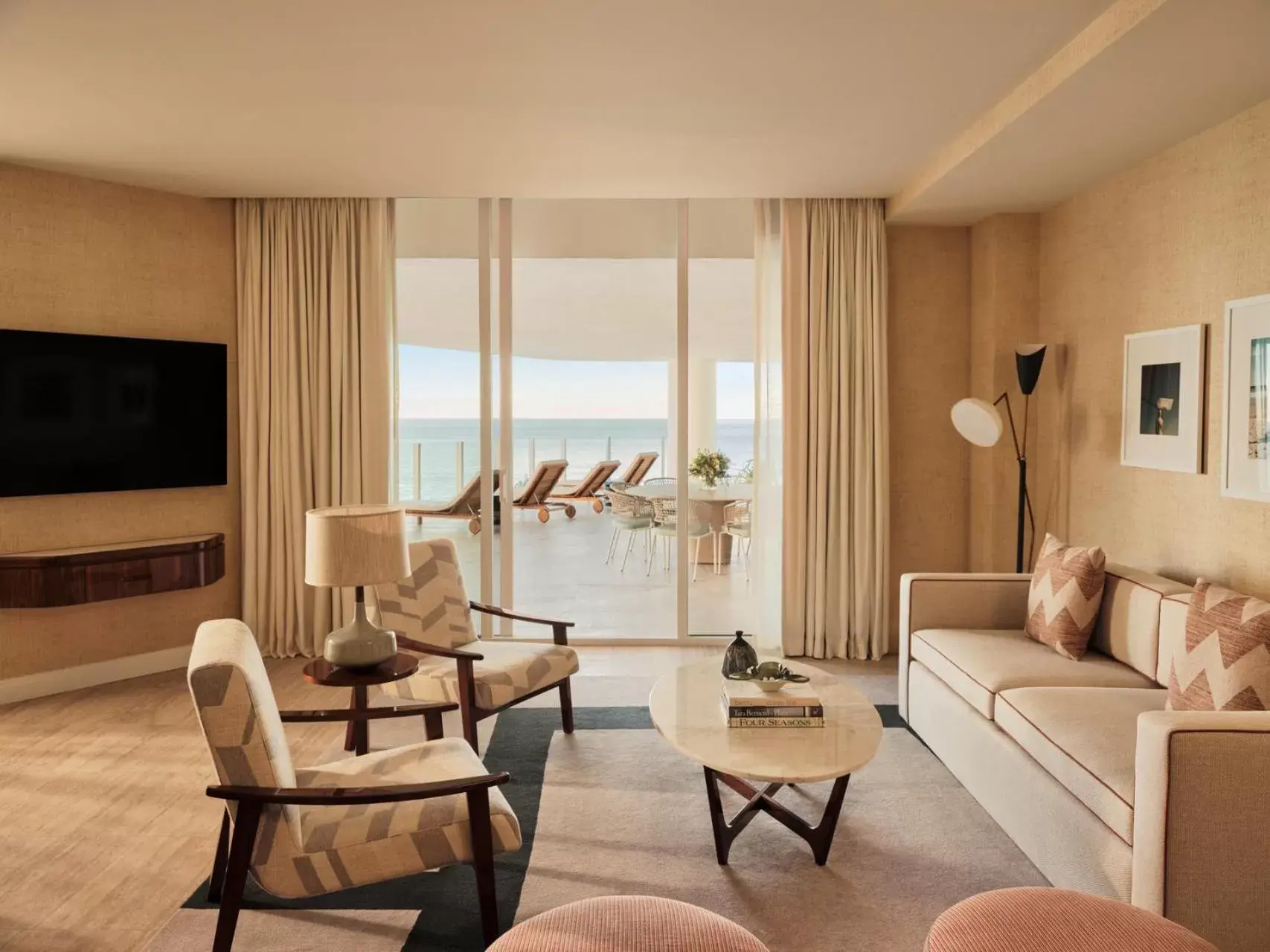 Living room, Seating Area in Four Seasons Hotel and Residences Fort Lauderdale