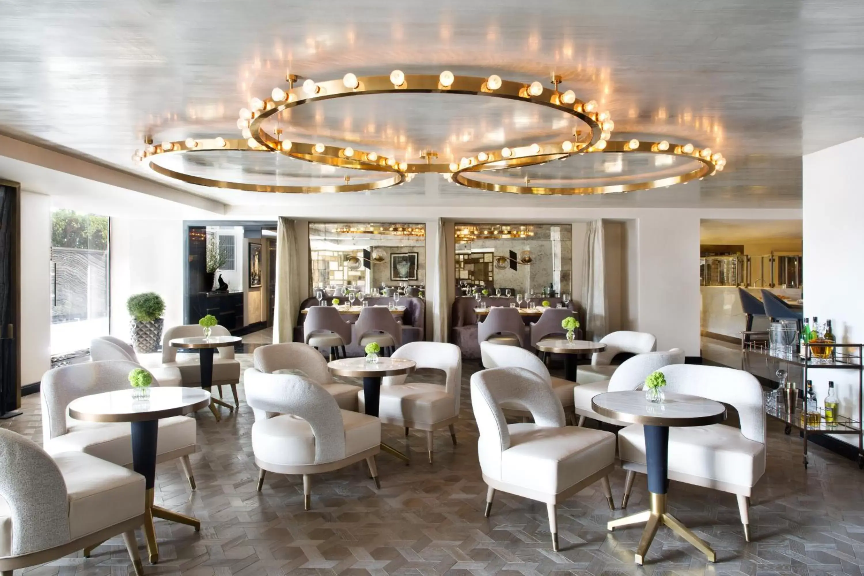 Restaurant/places to eat, Lounge/Bar in L'Ermitage Beverly Hills