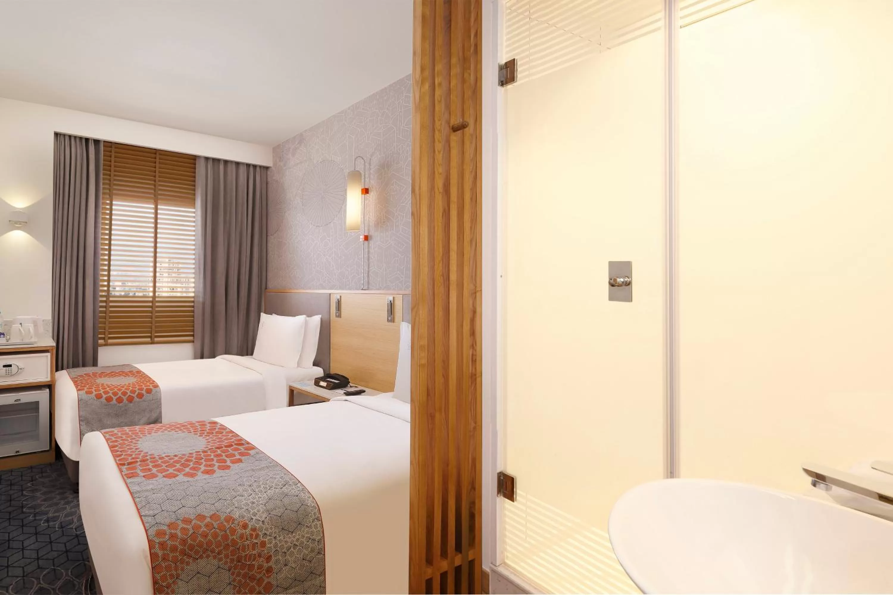 Photo of the whole room, Bed in Holiday Inn Express Pune Pimpri by IHG