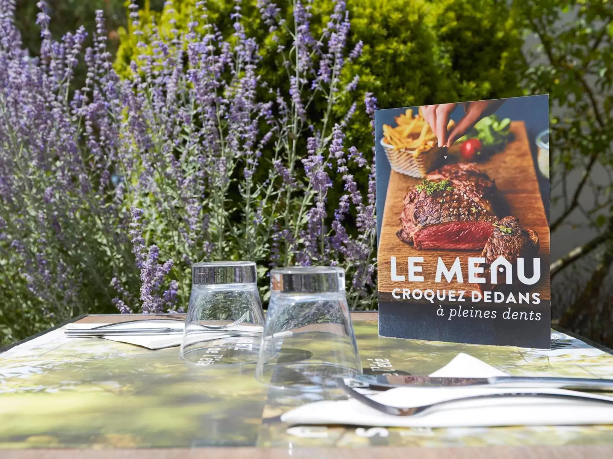 Balcony/Terrace, Logo/Certificate/Sign/Award in Campanile Dijon Sud - Marsannay