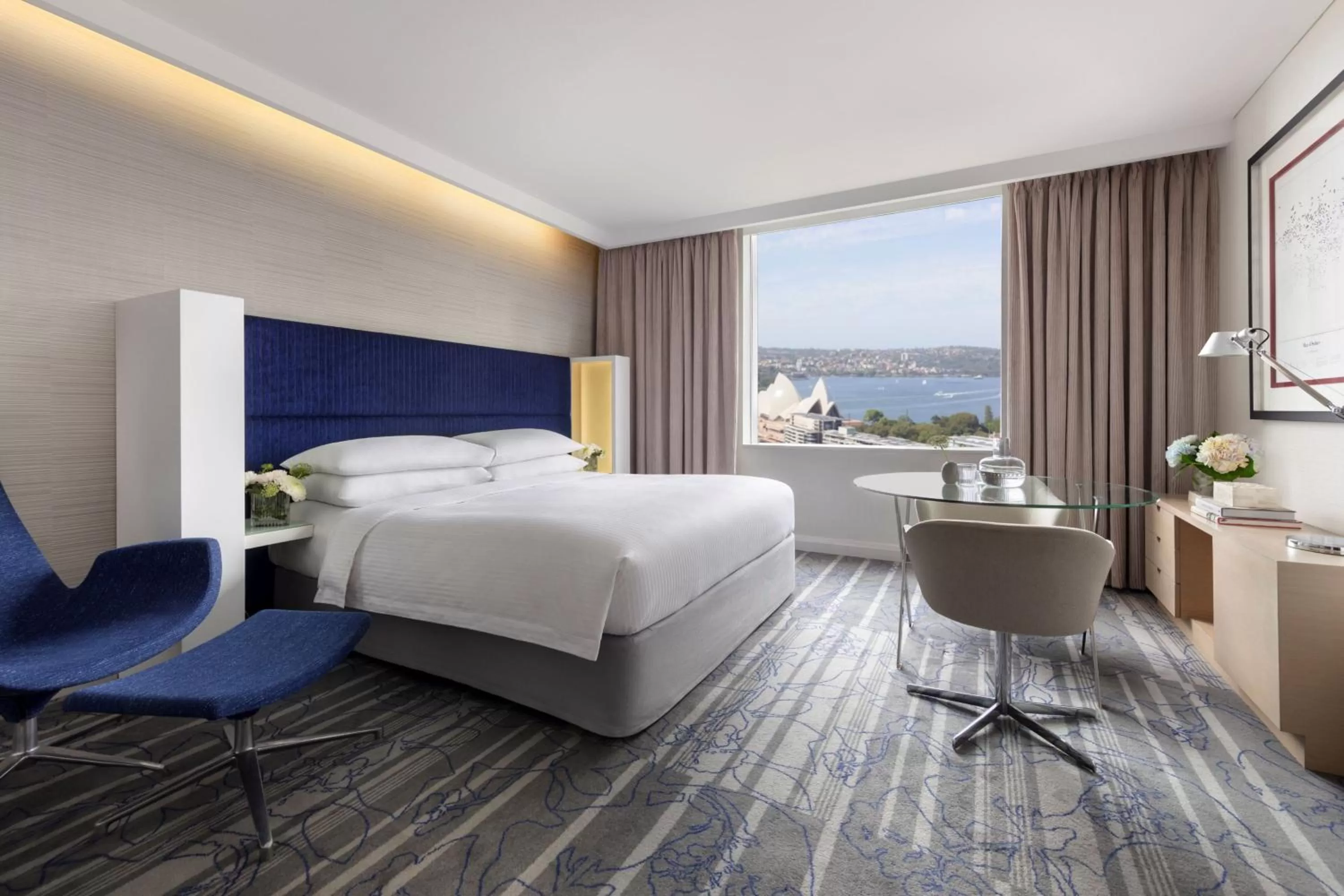 Photo of the whole room, Bed in Sydney Harbour Marriott Hotel at Circular Quay