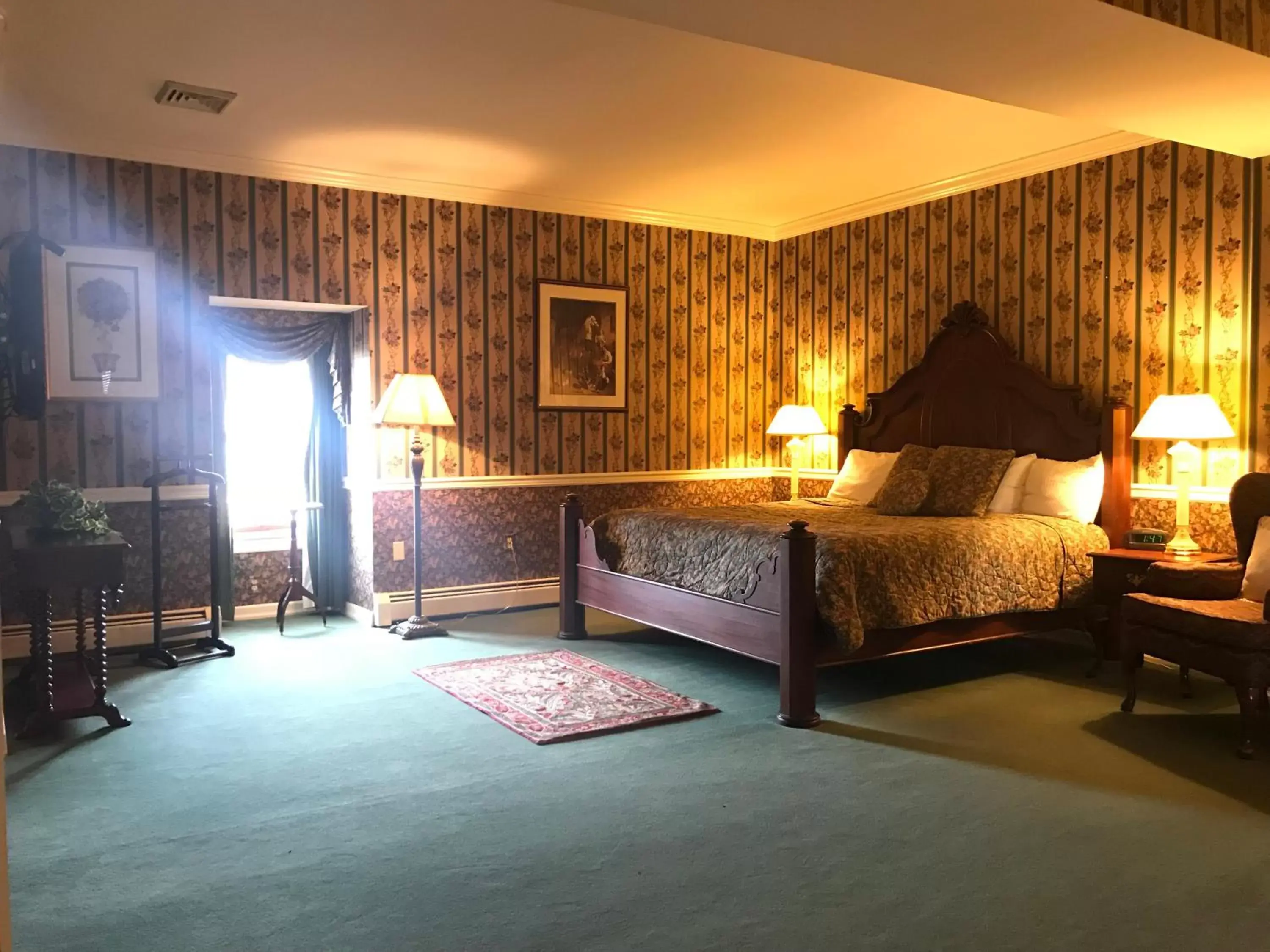 Waynebrook Inn Waynebrook Inn