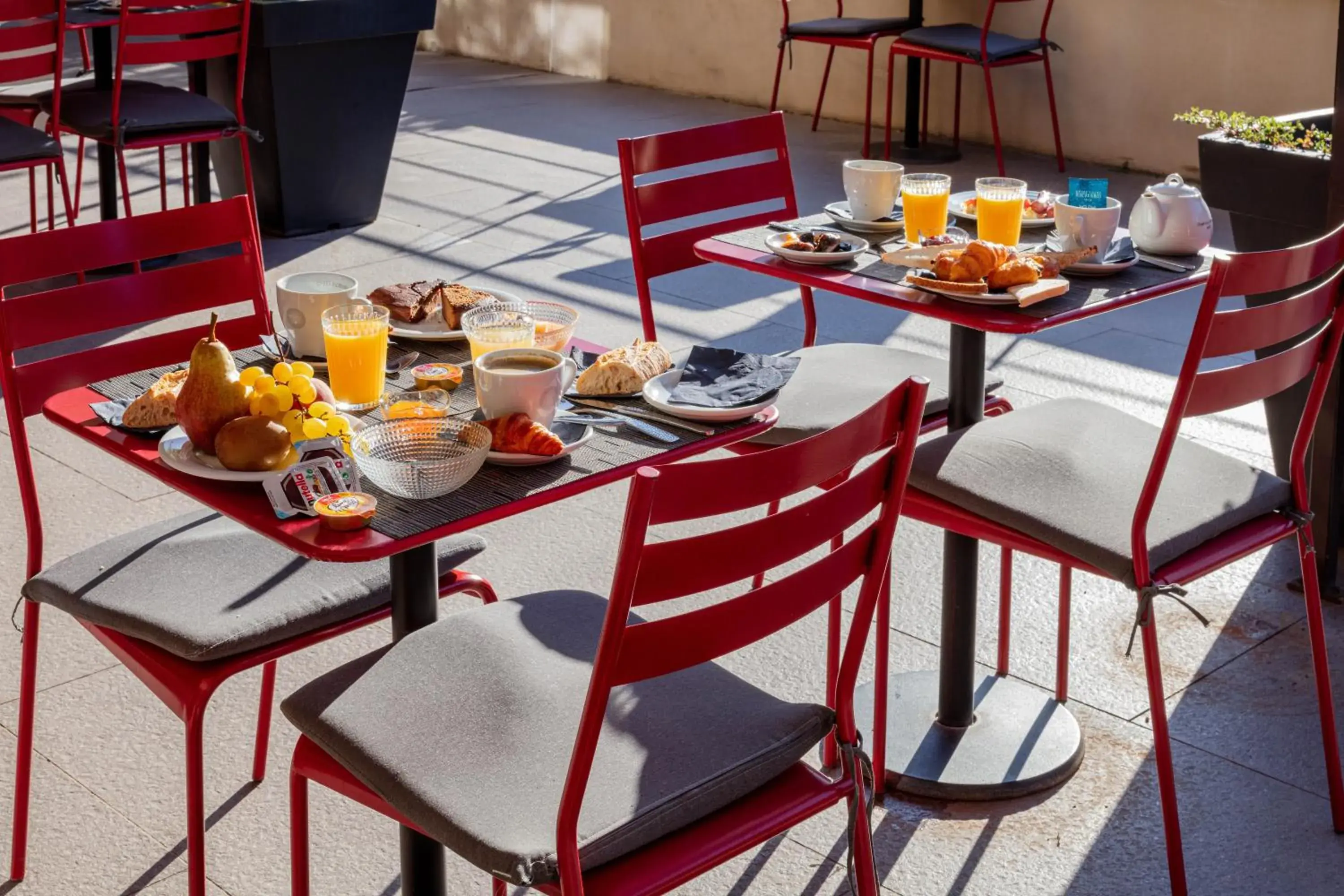 Breakfast in Garrigae Distillerie de Pezenas