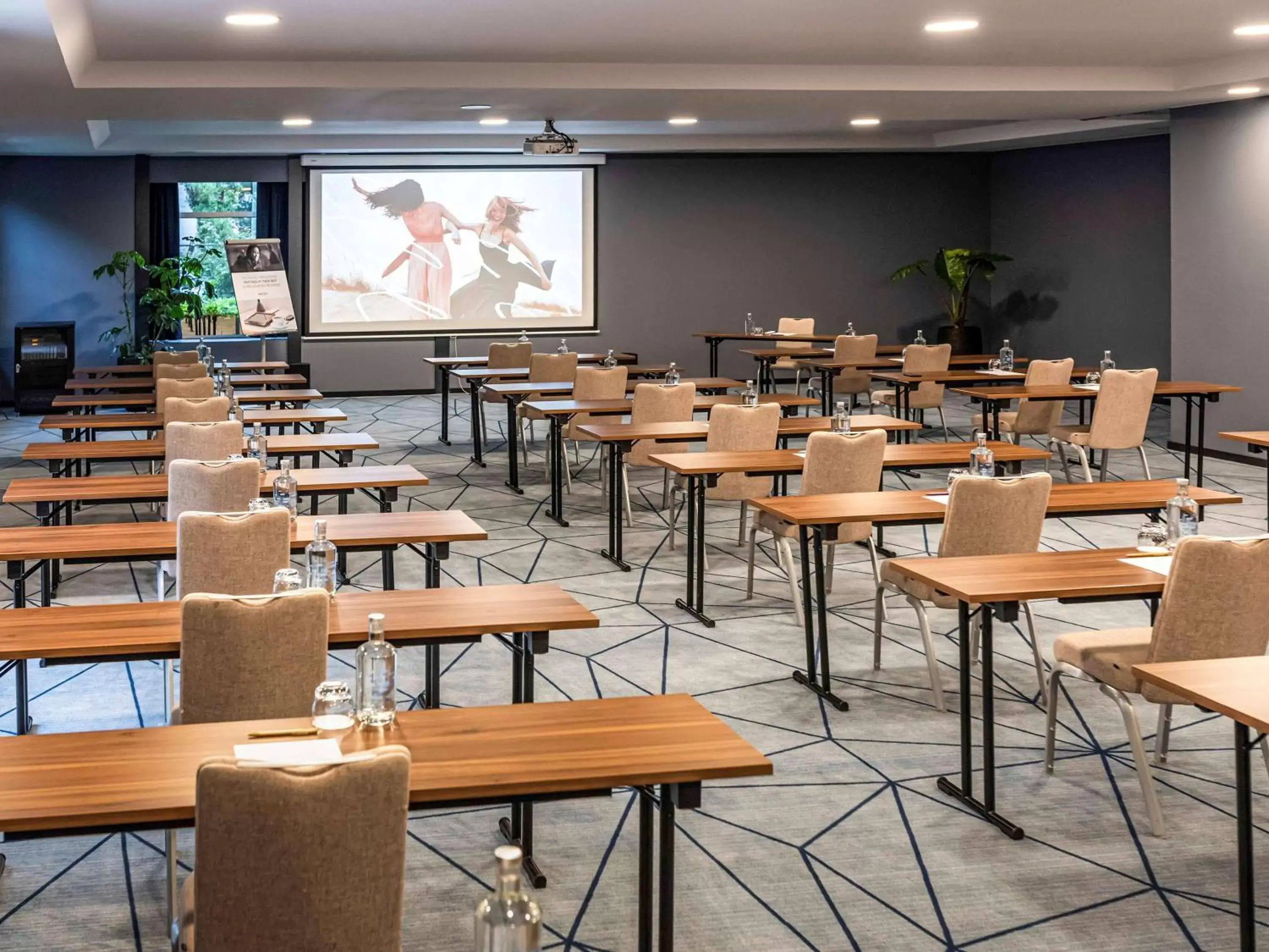 Meeting/conference room, Restaurant/Places to Eat in Mercure Antwerp City South