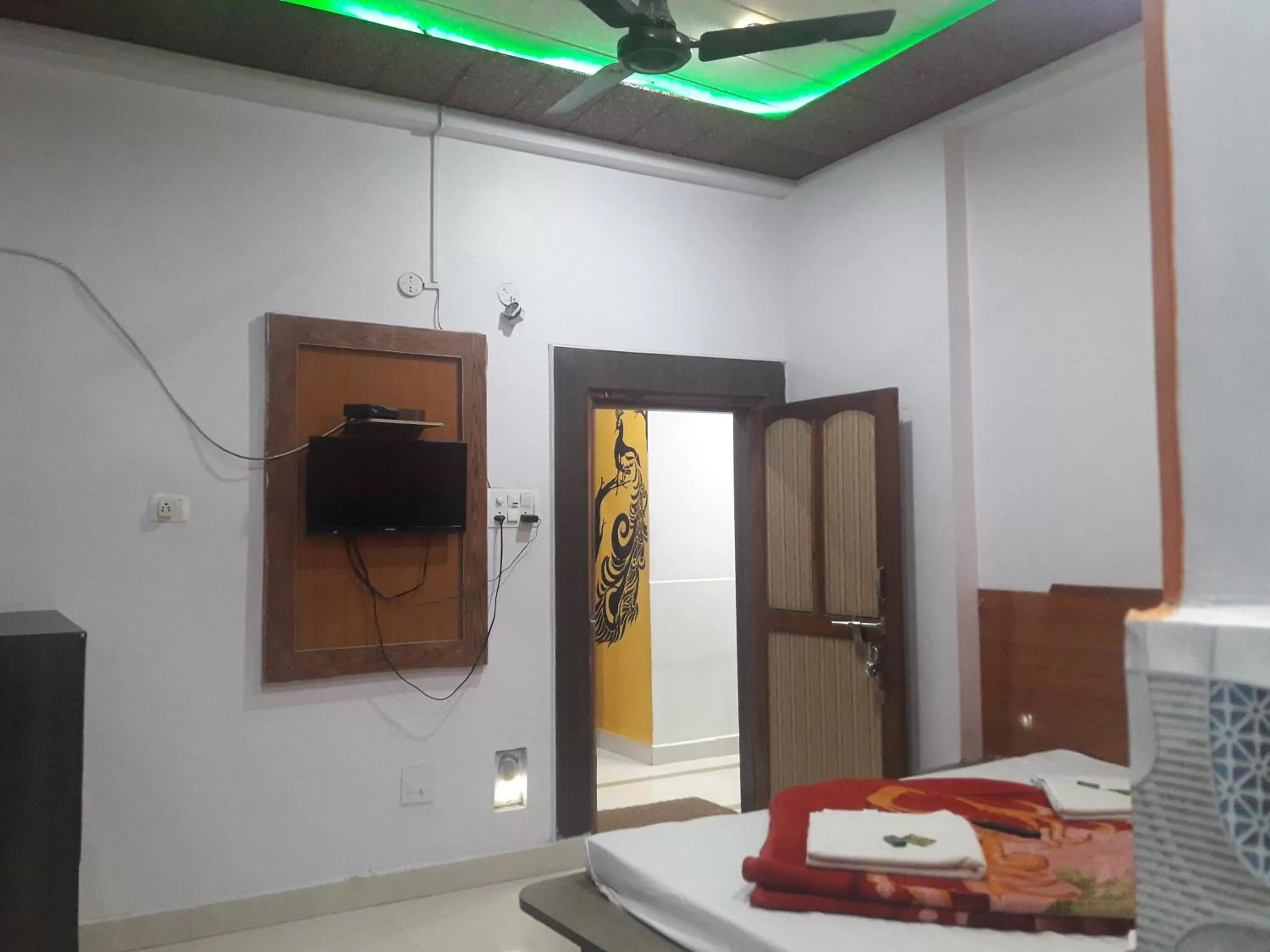 TV and multimedia, TV/Entertainment Center in Hotel RAJVIHAR