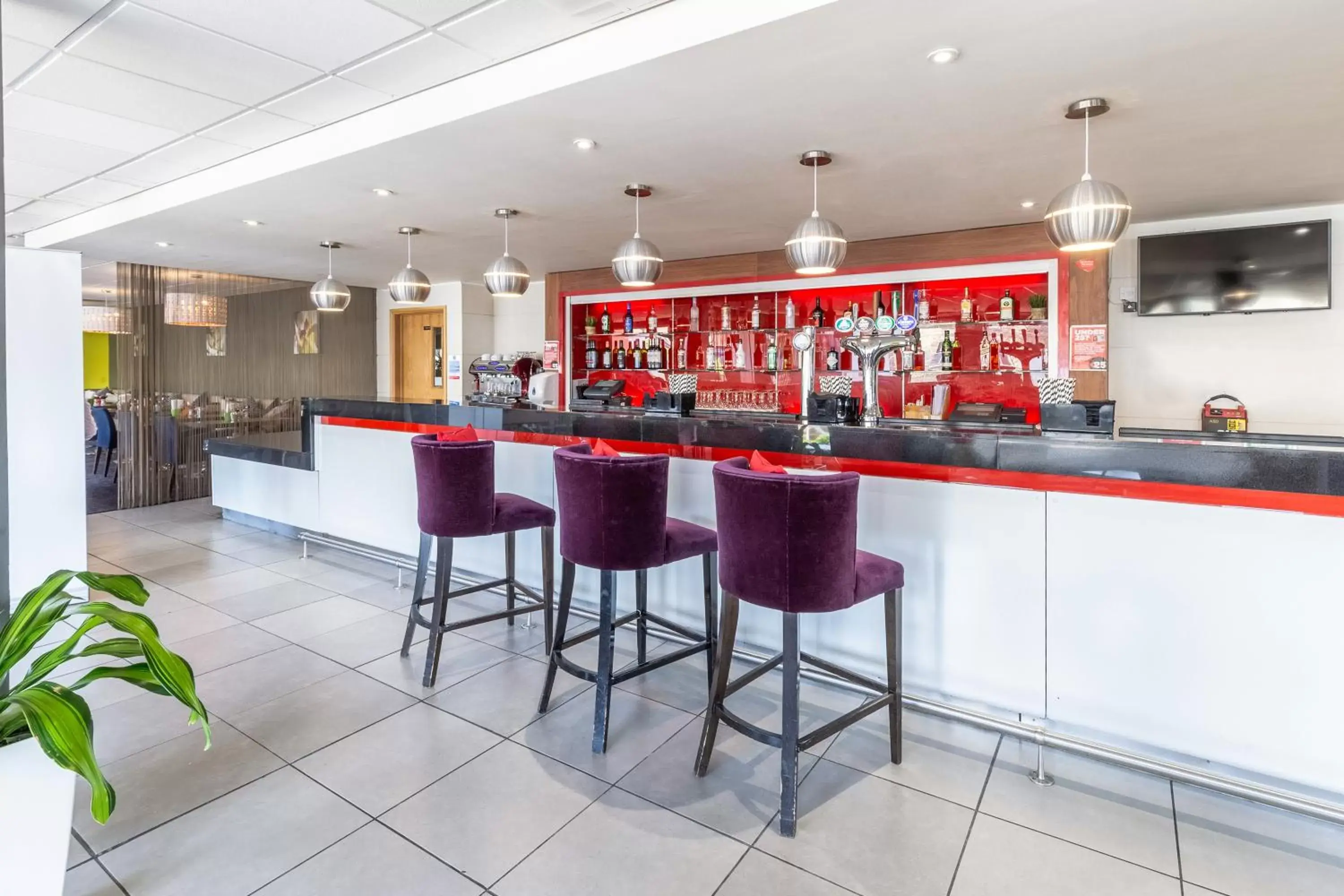 Lounge or bar, Lounge/Bar in Park Inn by Radisson Peterborough