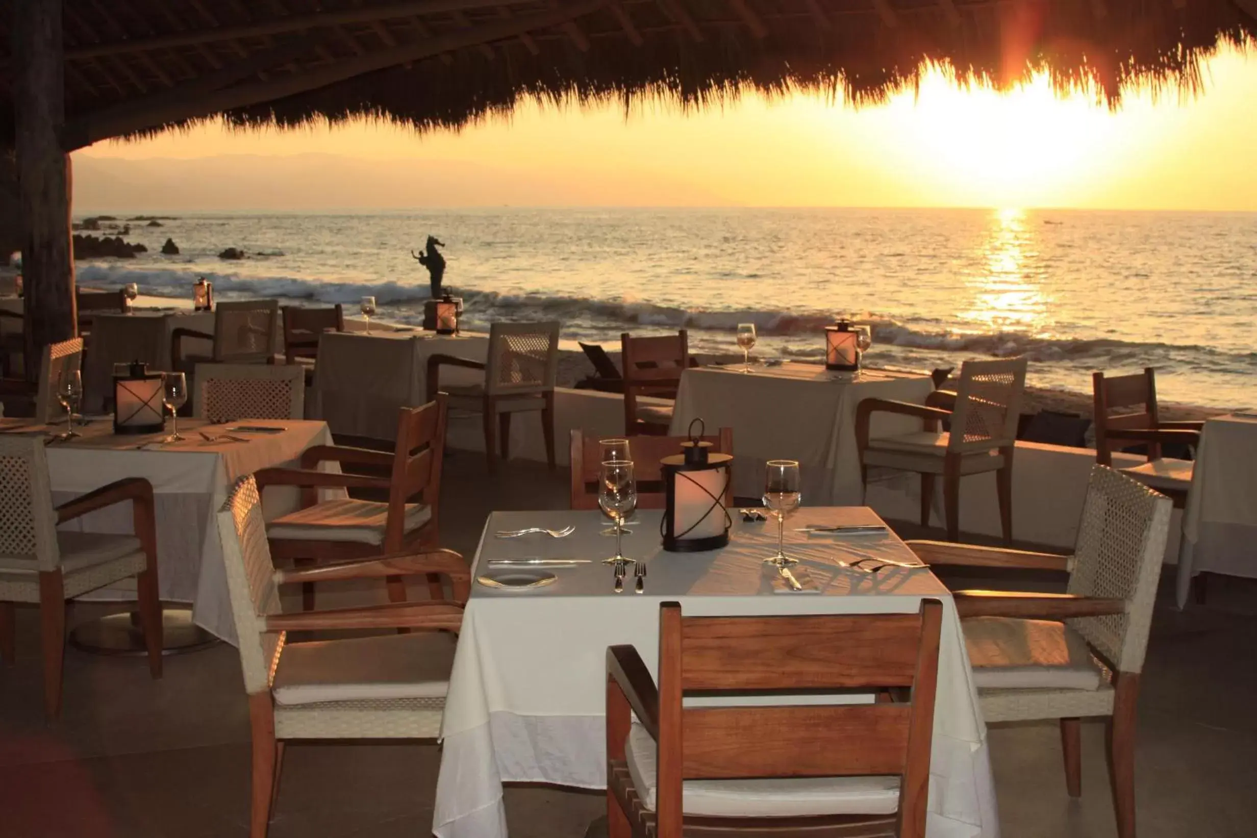Restaurant/Places to Eat in Almar Resort Luxury LGBT Beach Front Experience