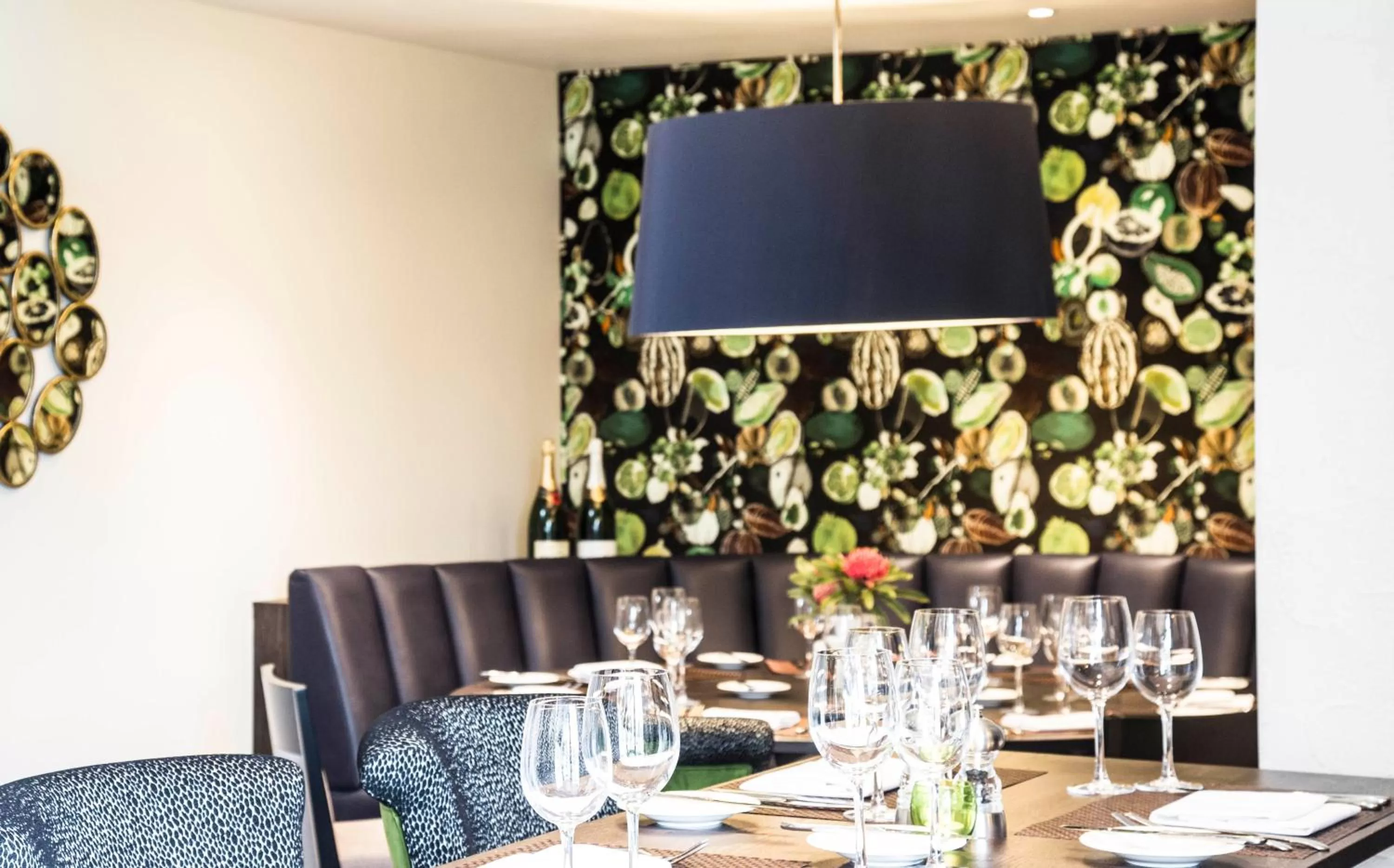 Restaurant/places to eat in Hogarths Stone Manor