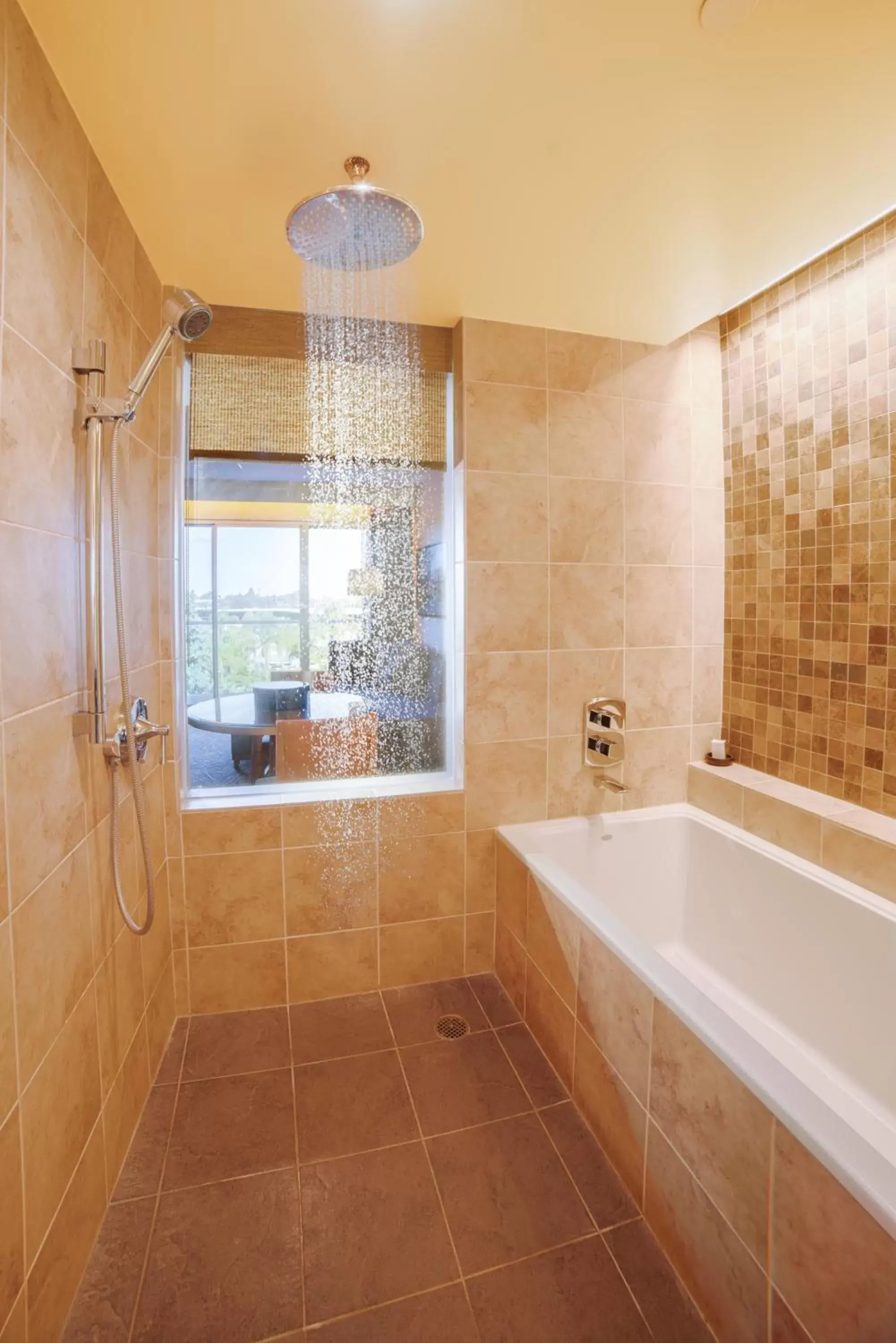 Shower, Bathroom in Miyako Hybrid Hotel Torrance