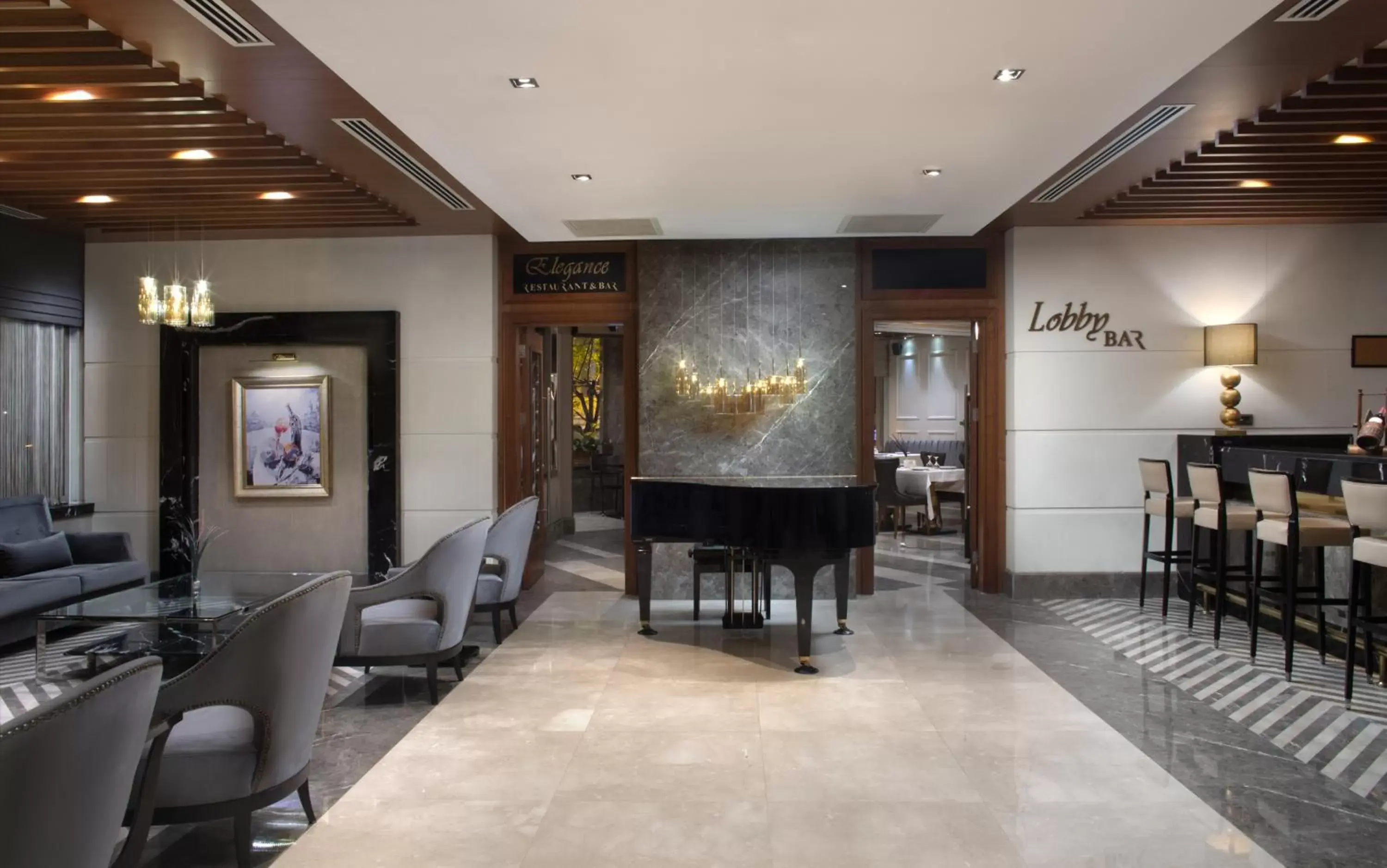 Lobby or reception, Lounge/Bar in Mercure Istanbul Bomonti