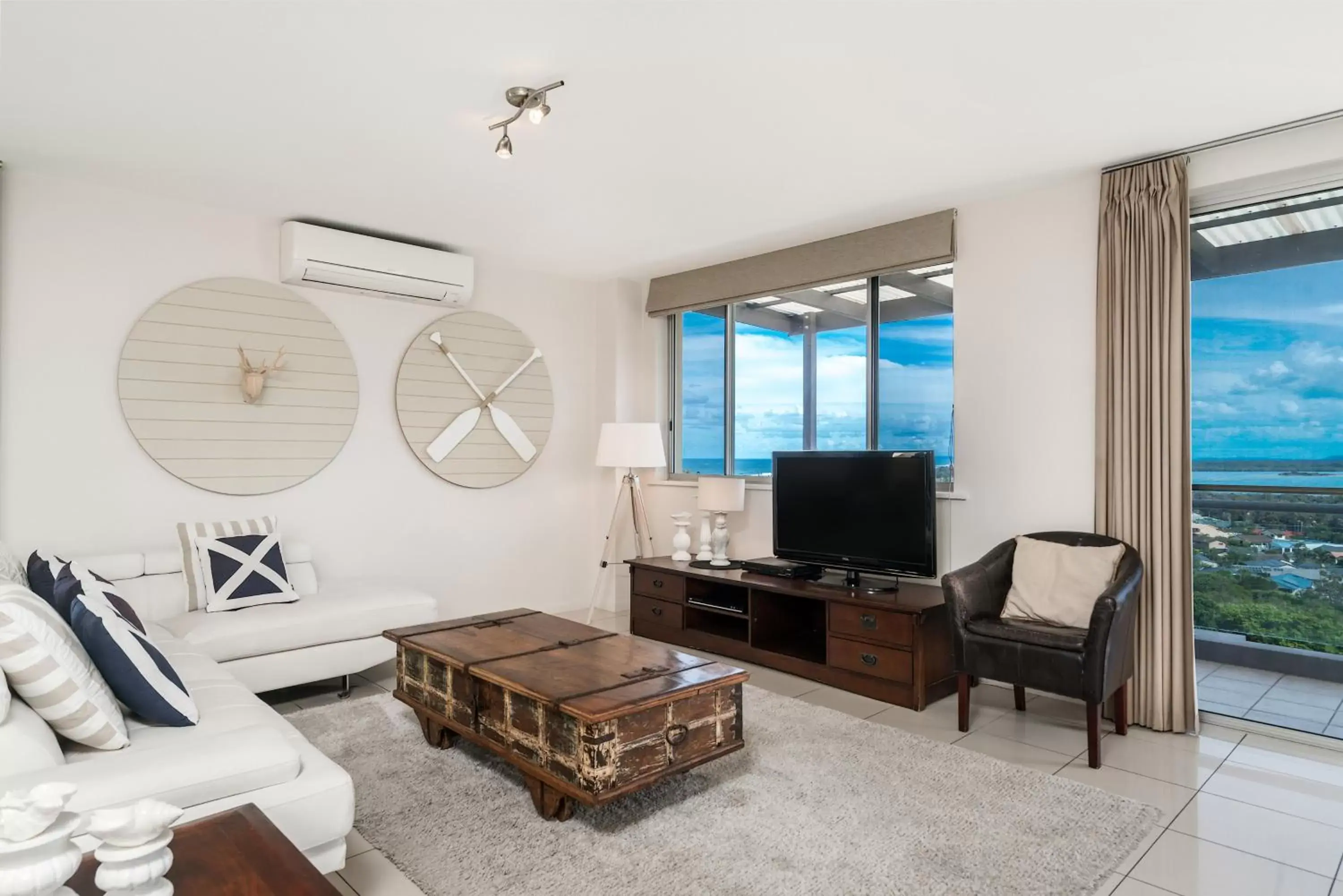 TV and multimedia, Seating Area in Grandview Apartments