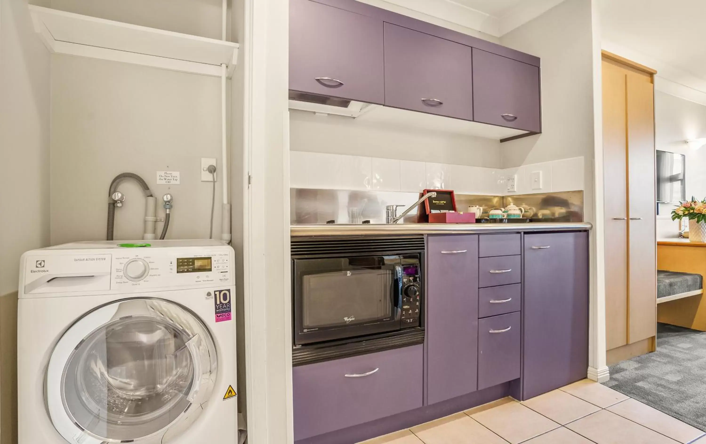 Kitchen or kitchenette, Kitchen/Kitchenette in Parkside Hotel & Apartments