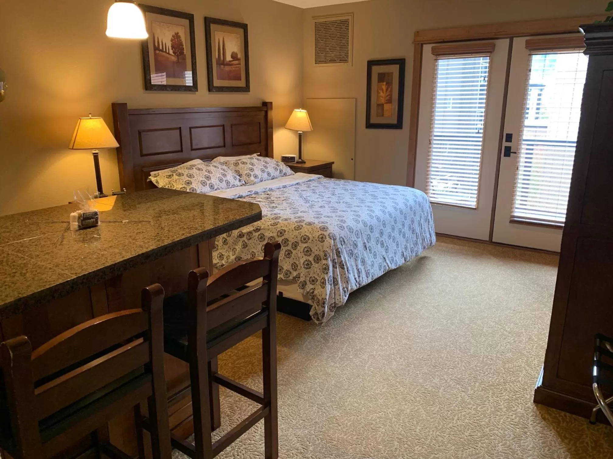 Studio in Morning Star Lodge - Hosted by Linda