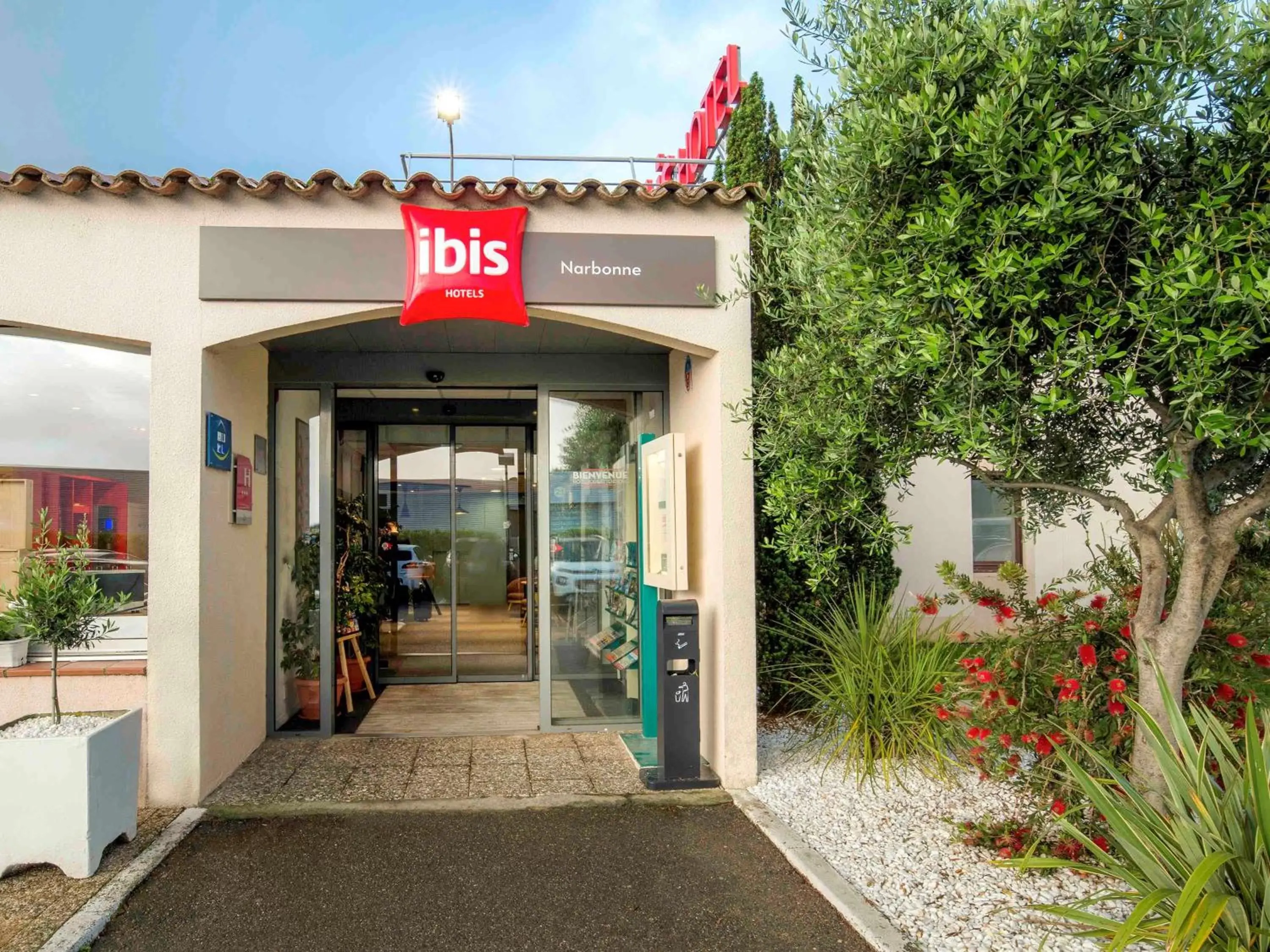 Property building in Hotel ibis Narbonne