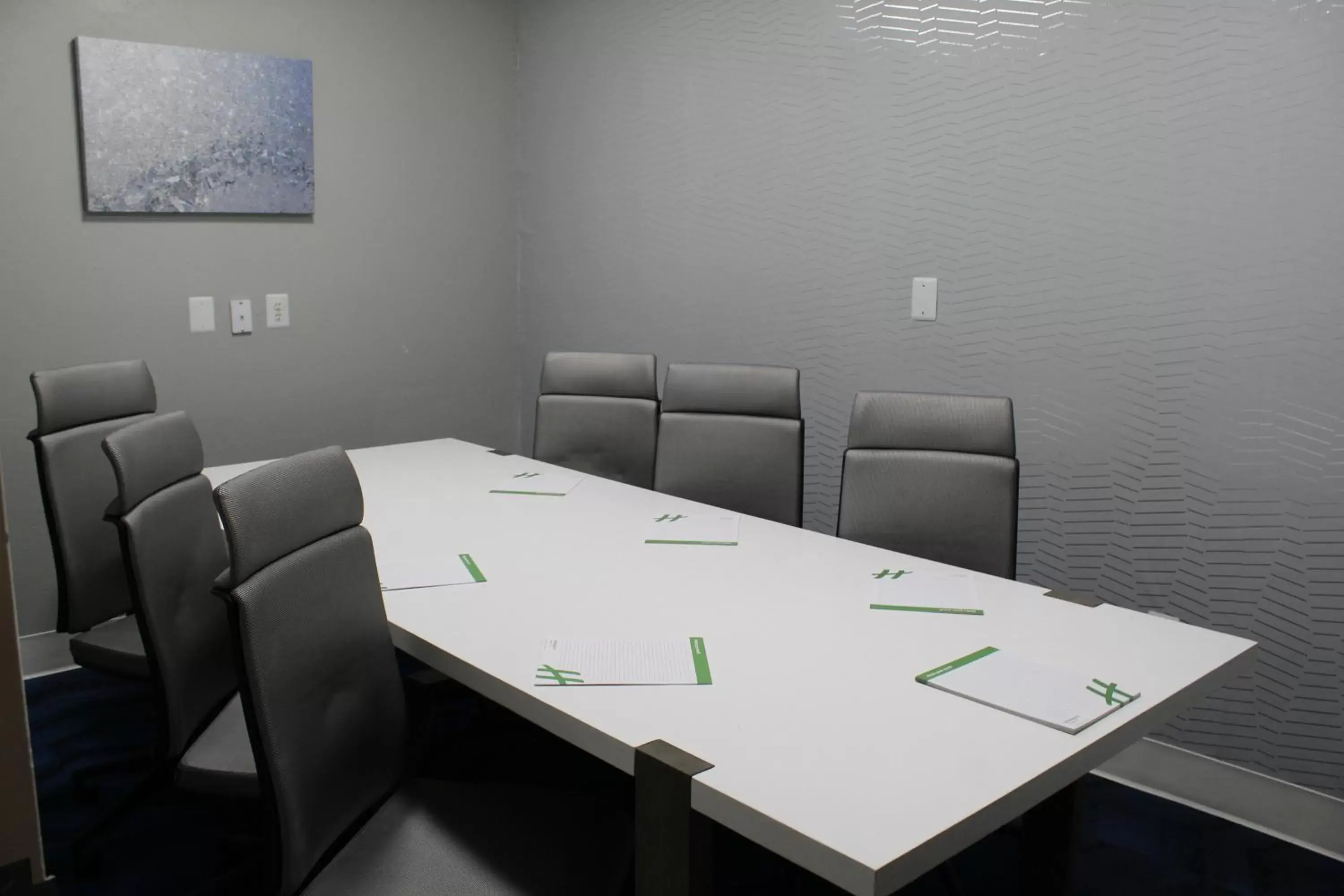 Meeting/conference room in Holiday Inn & Suites Bothell an IHG Hotel