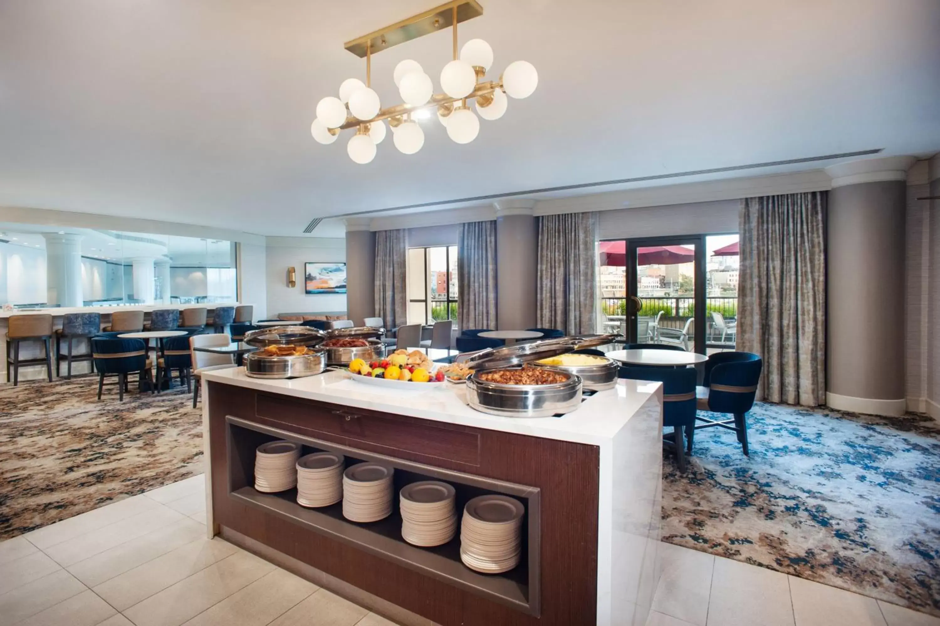 Lounge or bar in Delta Hotels by Marriott Victoria Ocean Pointe Resort