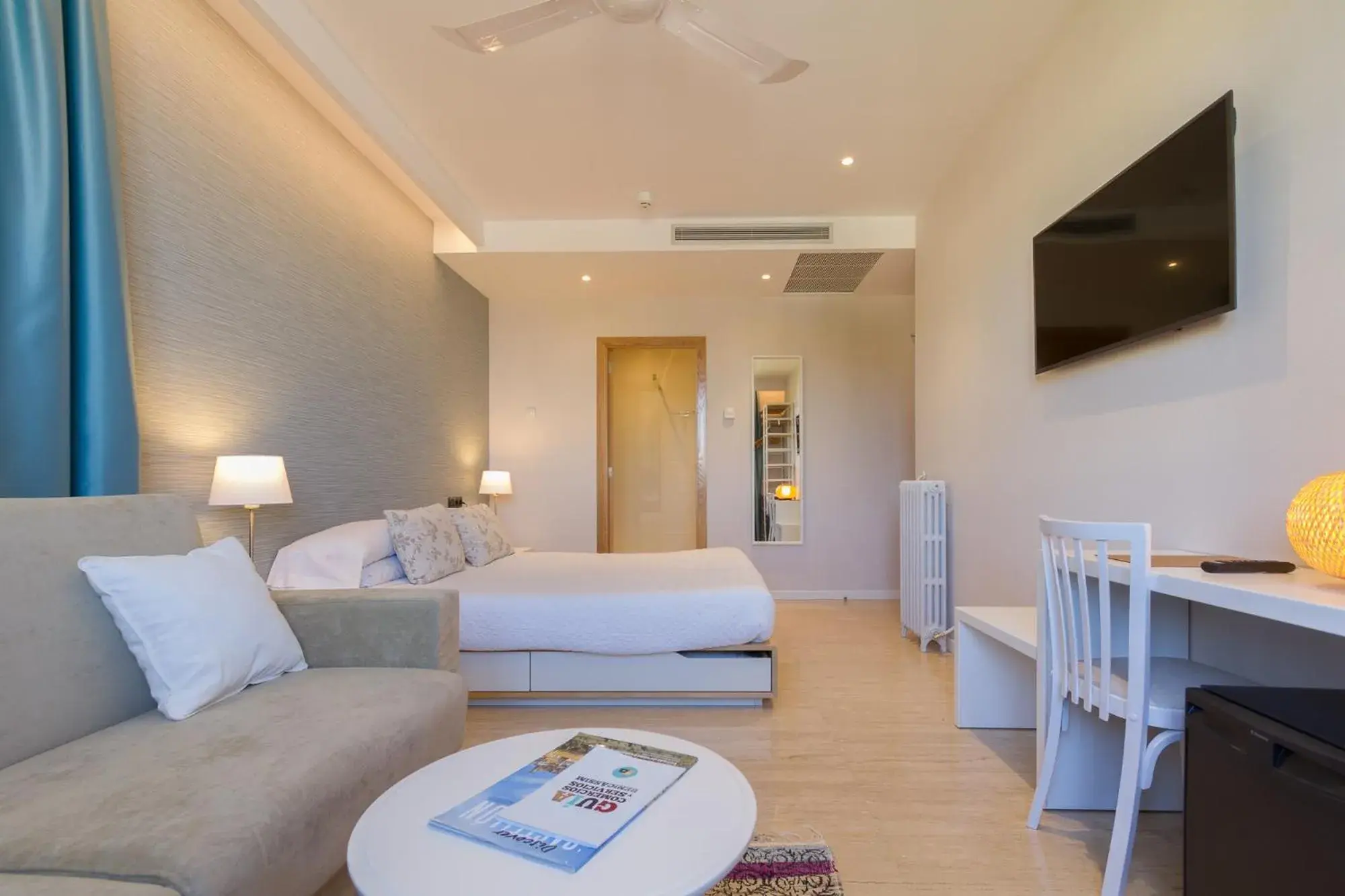 Family Room with Side Sea View in Voramar Family Room with Side Sea View in Voramar