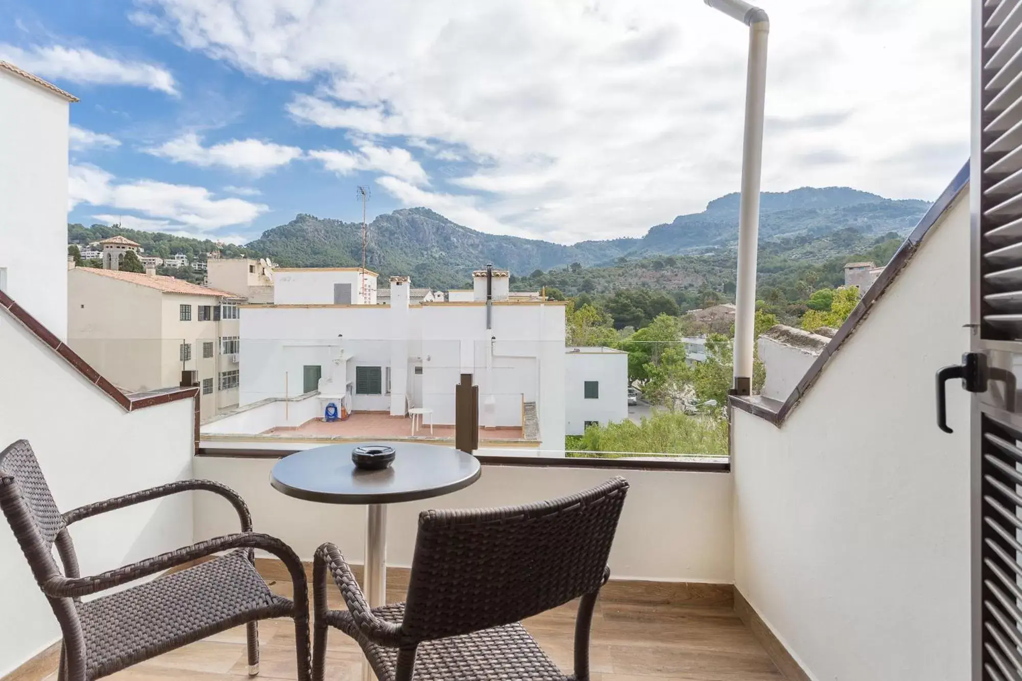 Balcony/Terrace in FERGUS Style Soller Beach