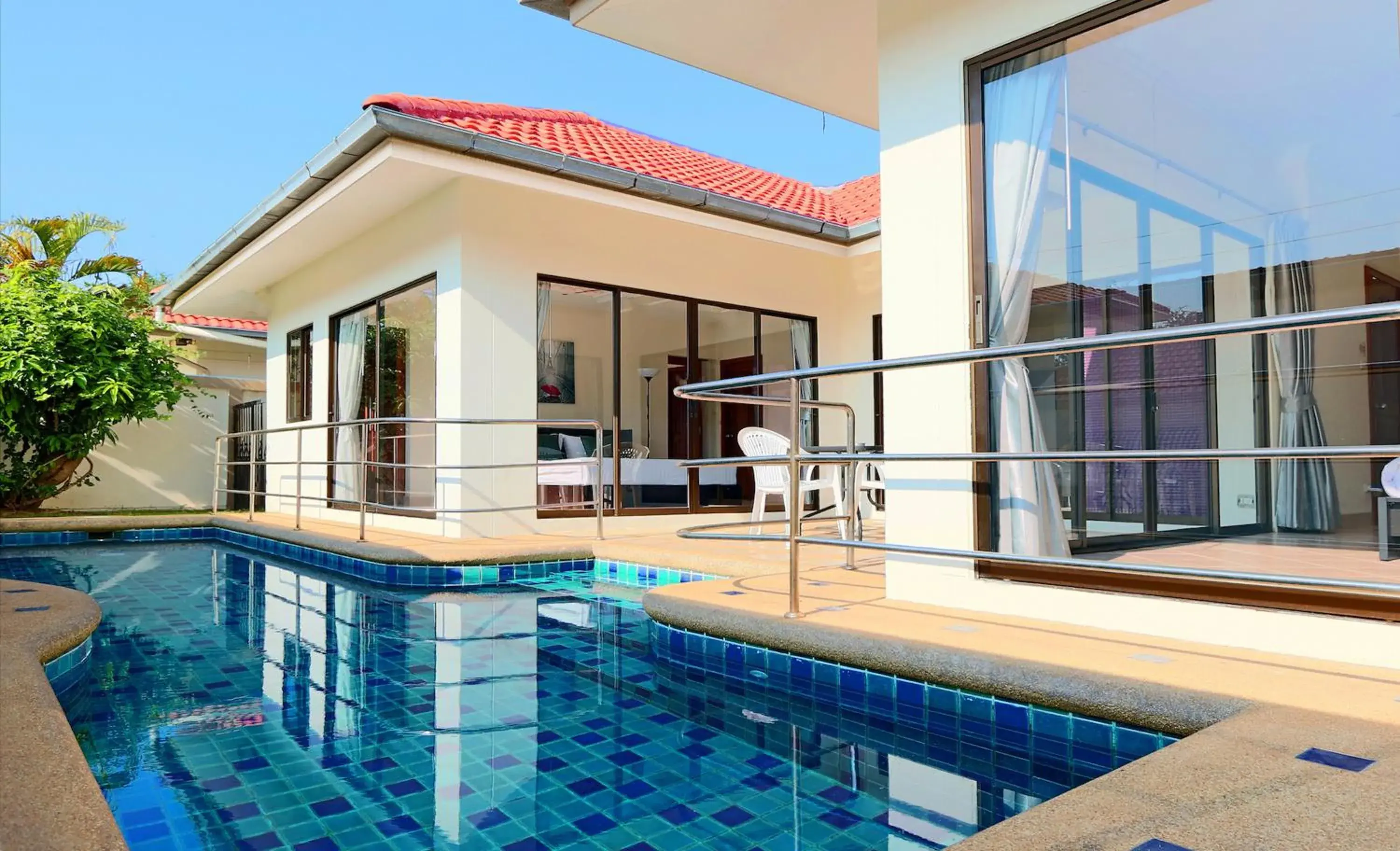 Facade/entrance, Swimming Pool in Avoca Pool Villas