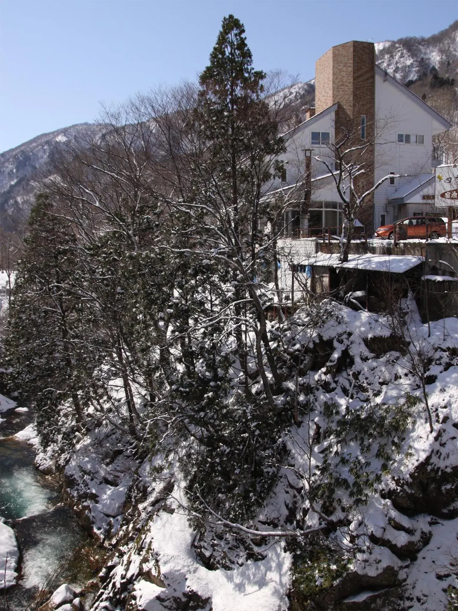 Facade/entrance, Winter in Tenjin Lodge