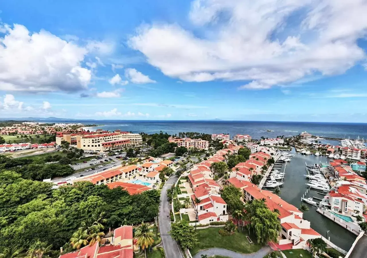 Property building, Bird's-eye View in Park Royal Homestay Club Cala Puerto Rico