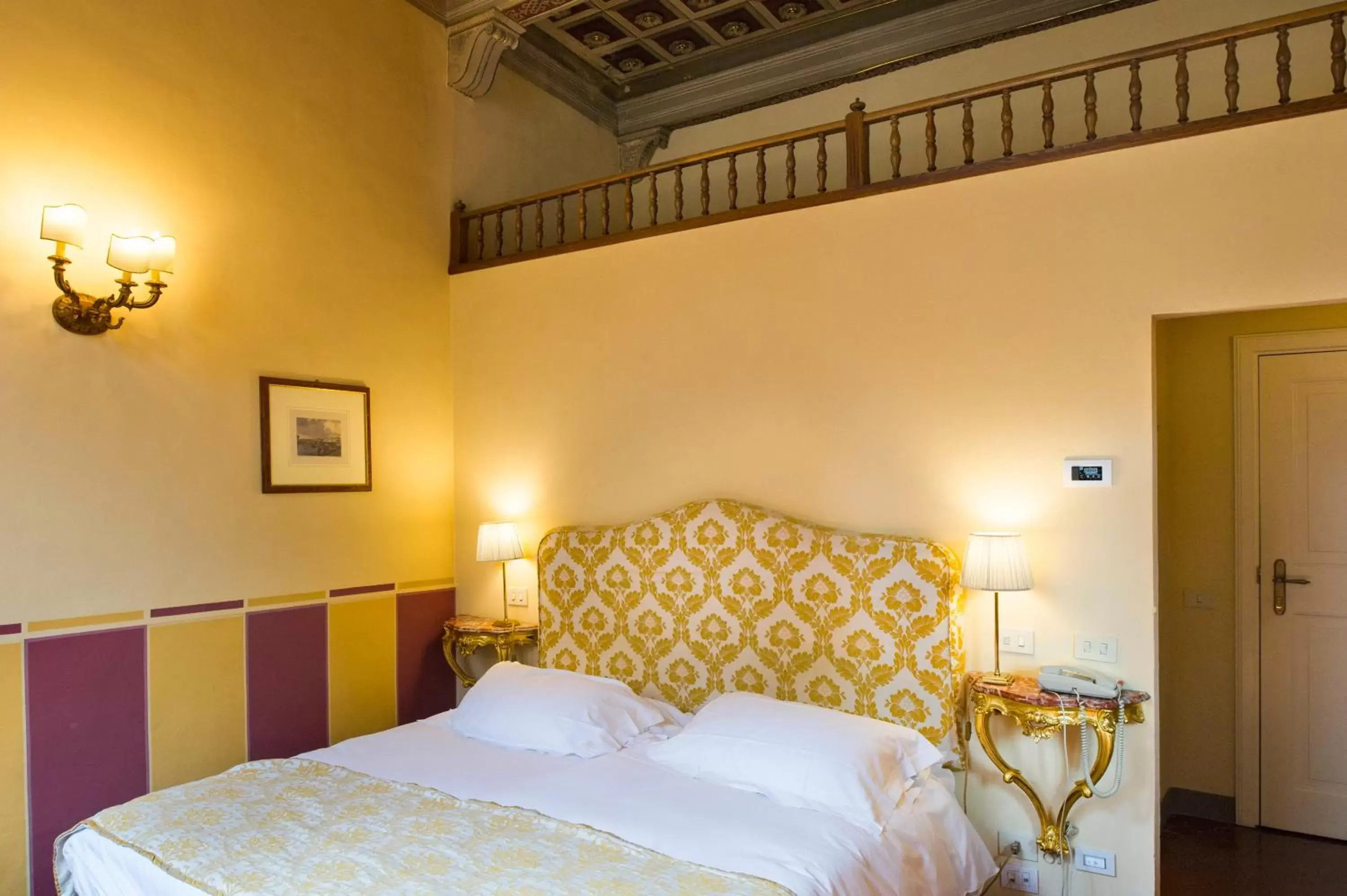 Photo of the whole room, Bed in Palazzo Ravizza