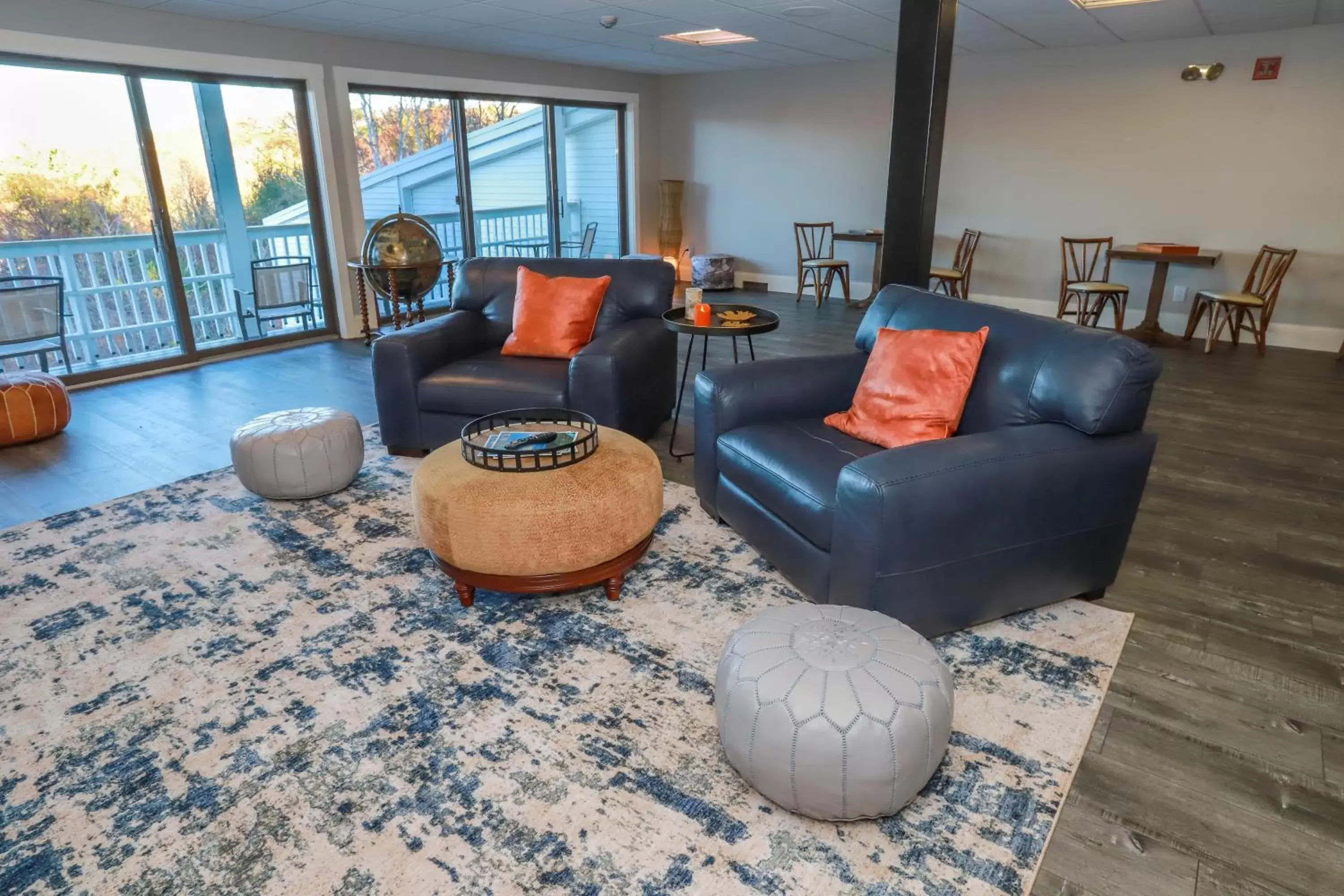 Seating Area in Gunstock Inn & Suites