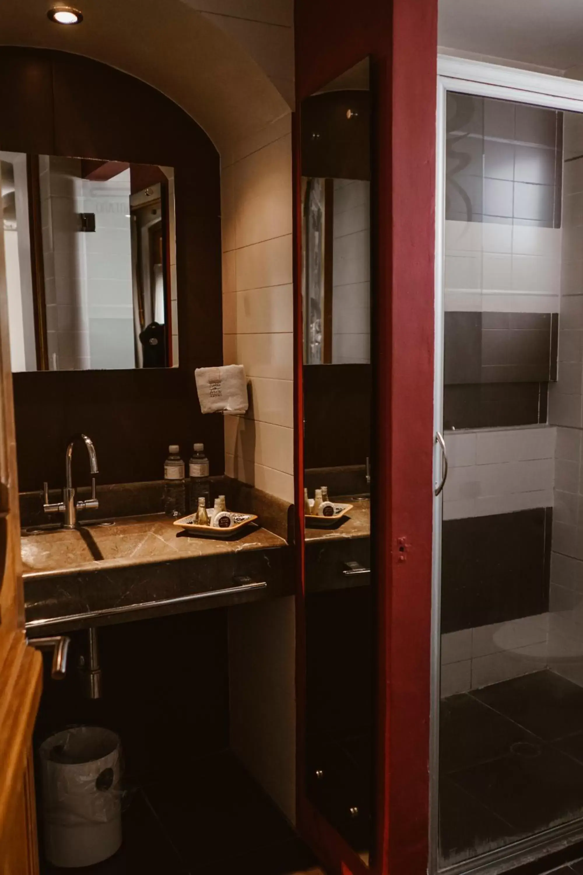 Bathroom in Hotel Puebla de Antaño